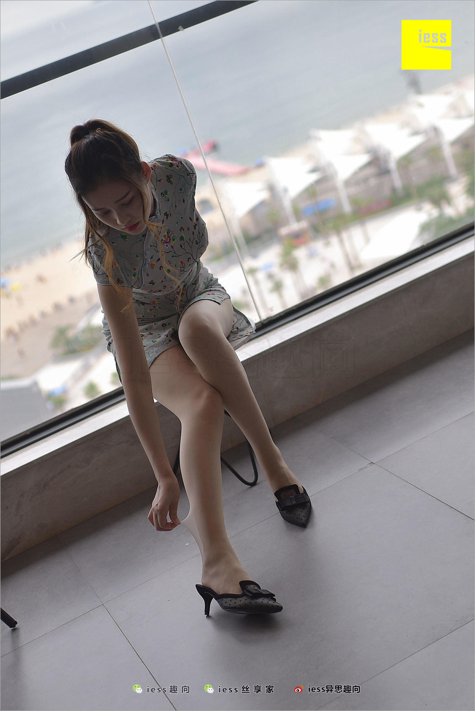 [IESS异思趣向] 丝足便当247 九妹 《九妹的短旗袍》美腿丝足写真套图[97](第38页)
