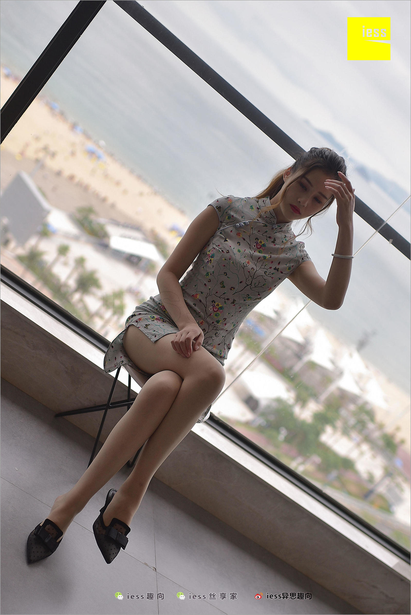 [IESS异思趣向] 丝足便当247 九妹 《九妹的短旗袍》美腿丝足写真套图[97](第40页)