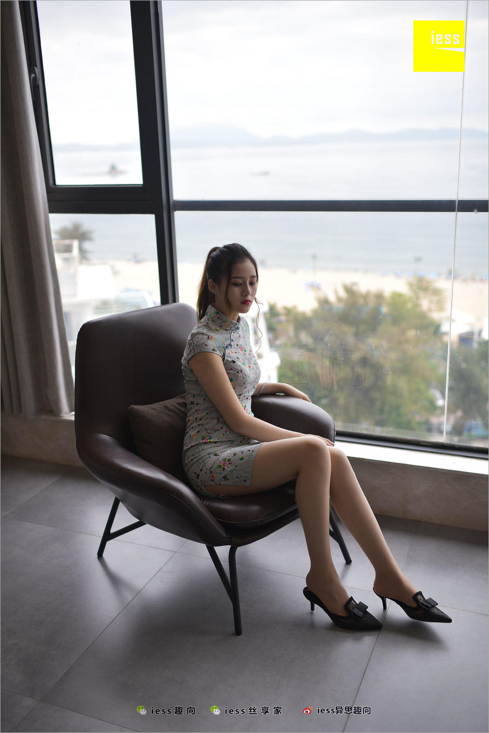 [IESS异思趣向] 丝足便当247 九妹 《九妹的短旗袍》美腿丝足写真套图[97](第52页)
