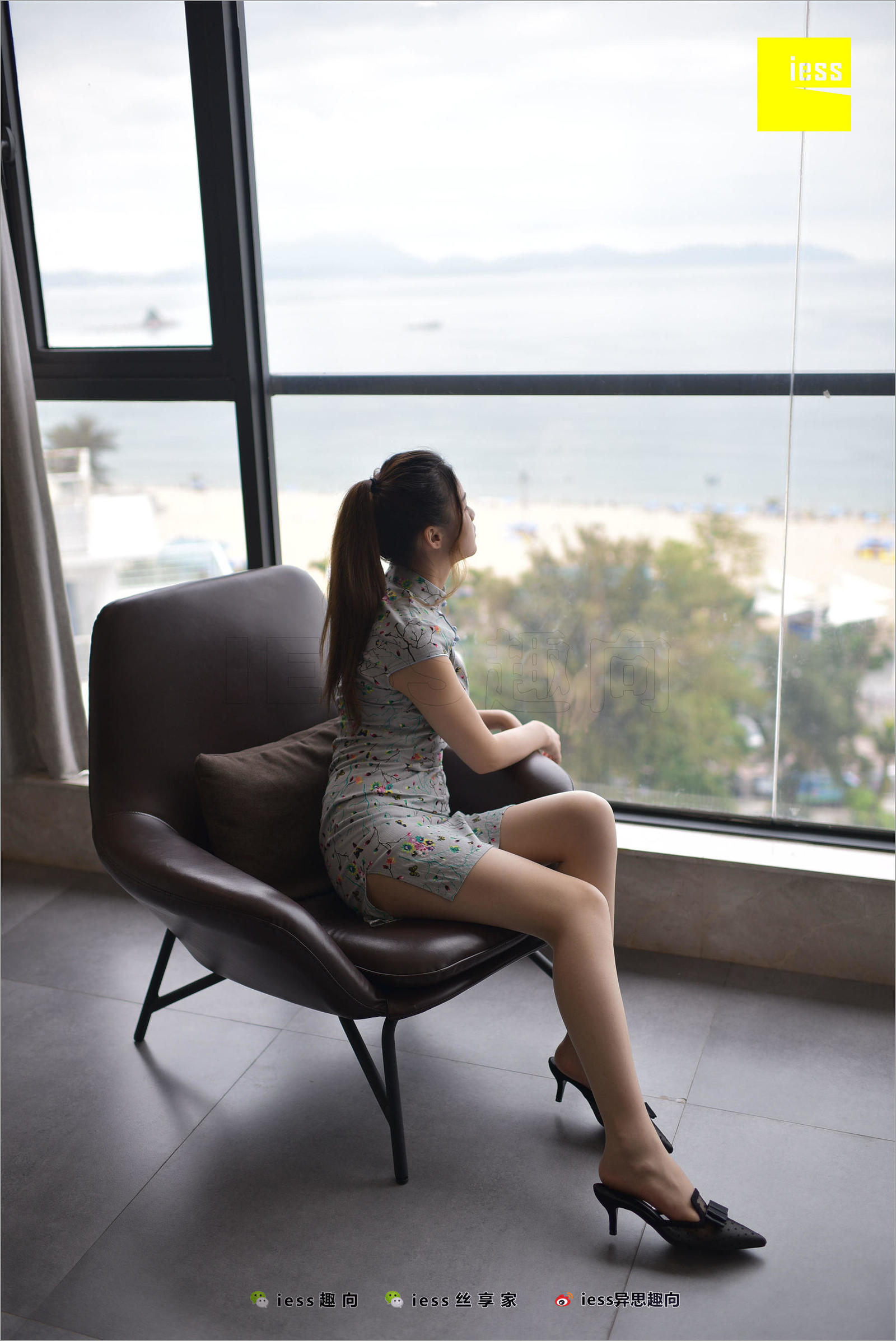 [IESS异思趣向] 丝足便当247 九妹 《九妹的短旗袍》美腿丝足写真套图[97](第53页)