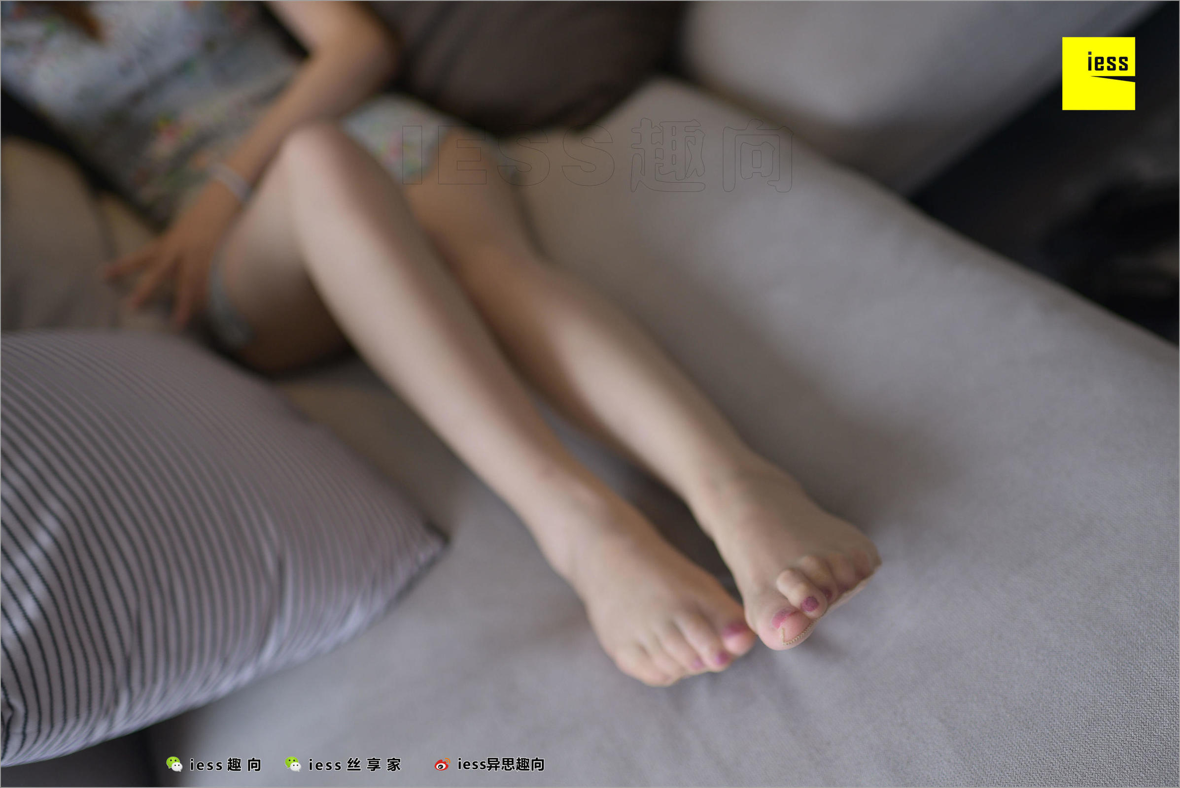 [IESS异思趣向] 丝足便当247 九妹 《九妹的短旗袍》美腿丝足写真套图[97](第63页)