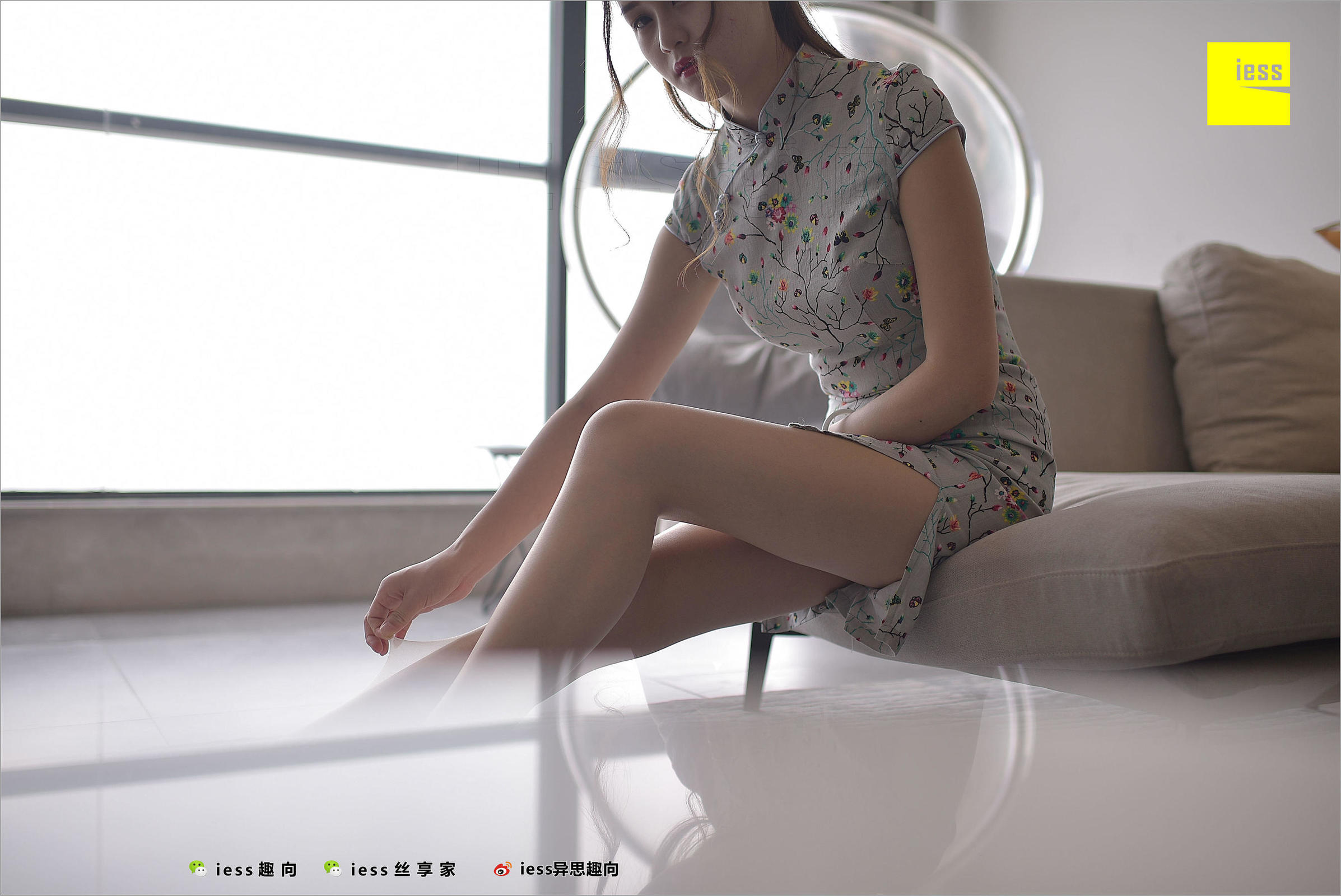 [IESS异思趣向] 丝足便当247 九妹 《九妹的短旗袍》美腿丝足写真套图[97](第83页)