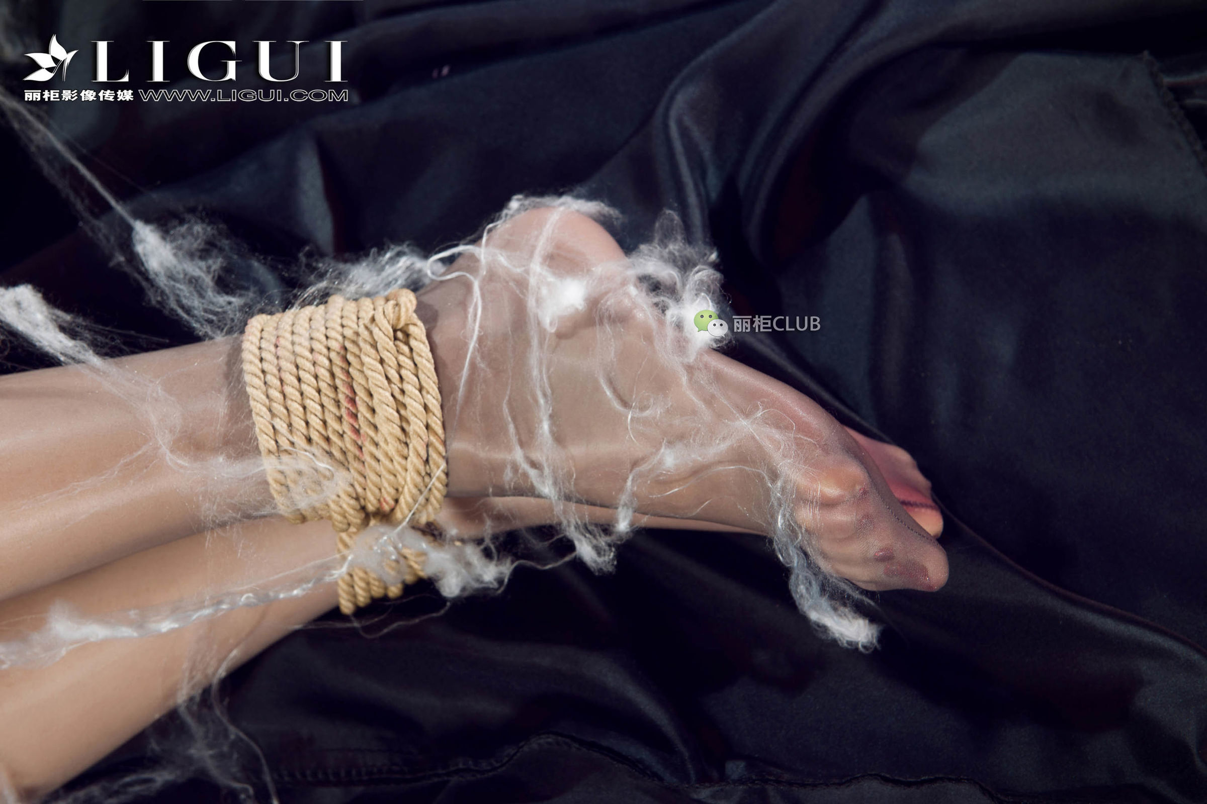 [Ligui丽柜] Model 筱筱 - 情趣护士丝足诱惑 写真套图[81](第62页)