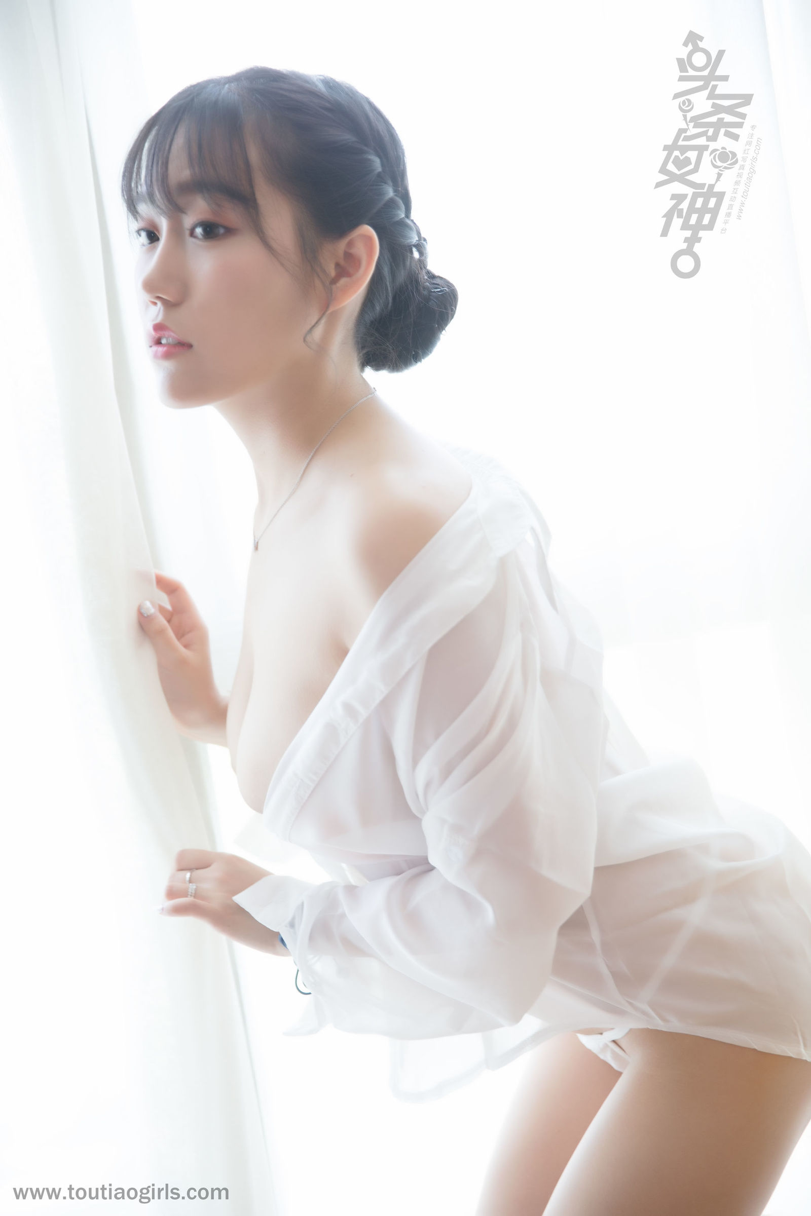 [Toutiaogirls头条女神] 陈亦菲 - 豆蔻花颜 写真套图[24](第22页)