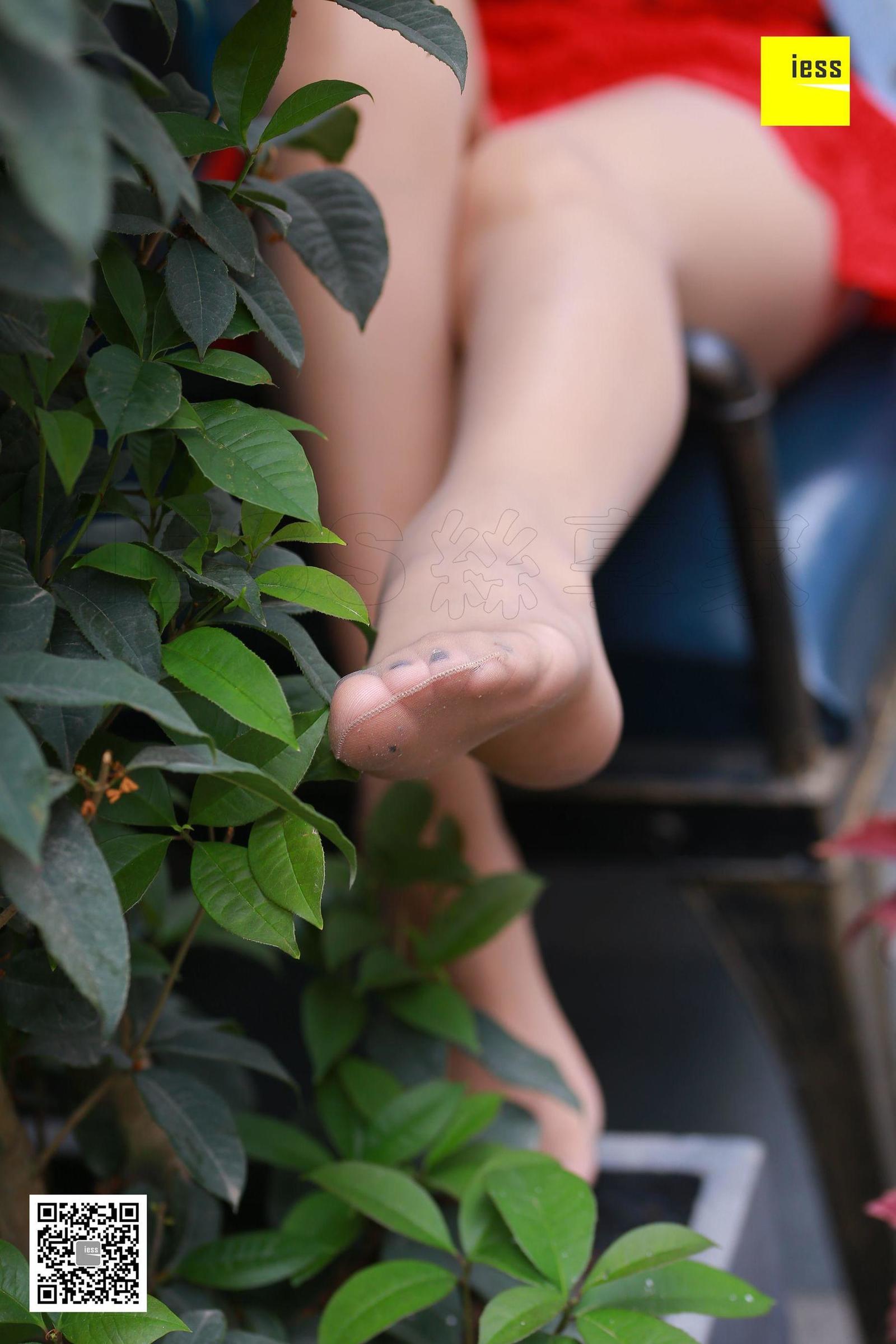 [IESS异思趣向] 丝享家253 辣妈君君 《辣妈帅气街拍》丝袜美腿写真套图[90](第45页)