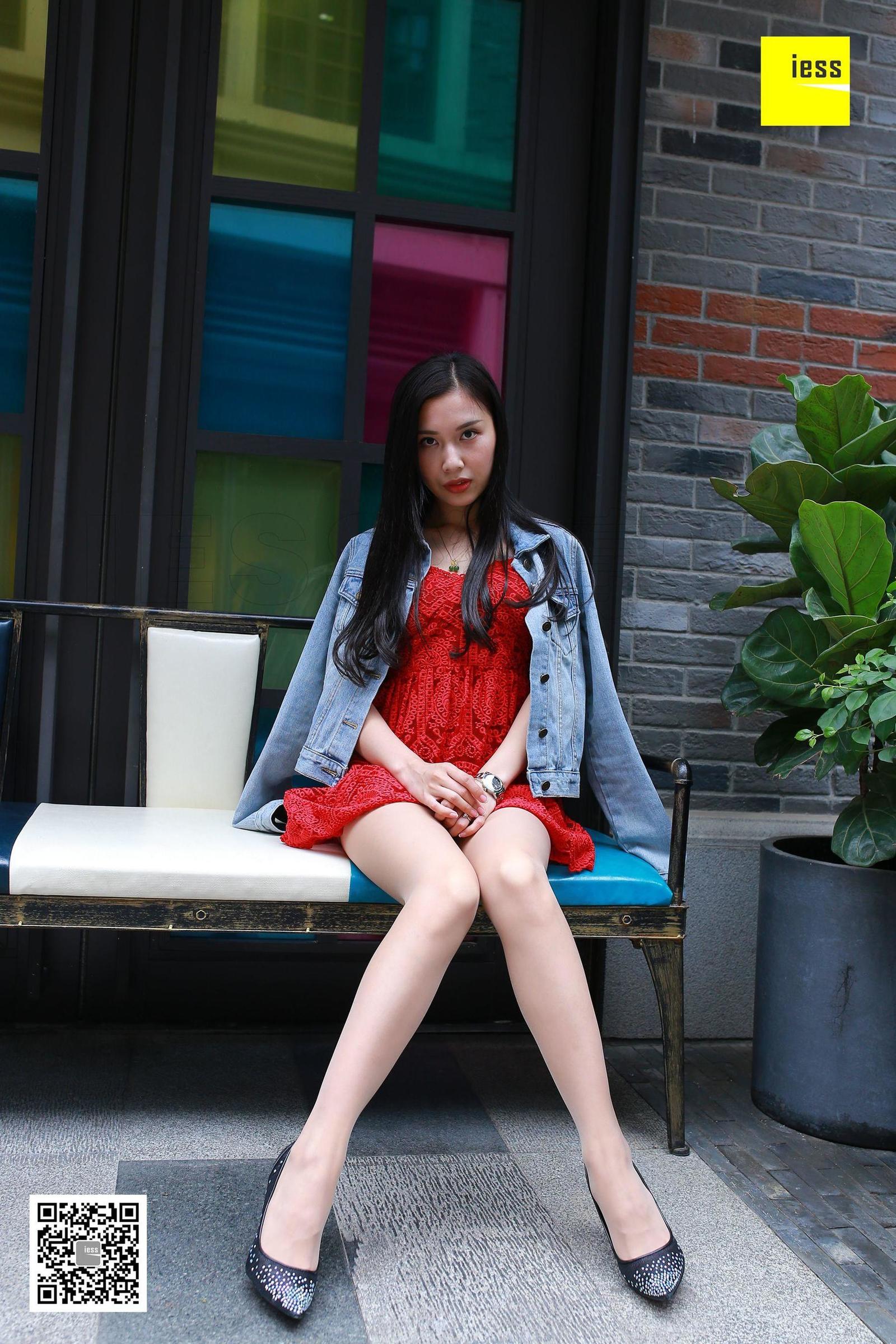 [IESS异思趣向] 丝享家253 辣妈君君 《辣妈帅气街拍》丝袜美腿写真套图[90](第59页)