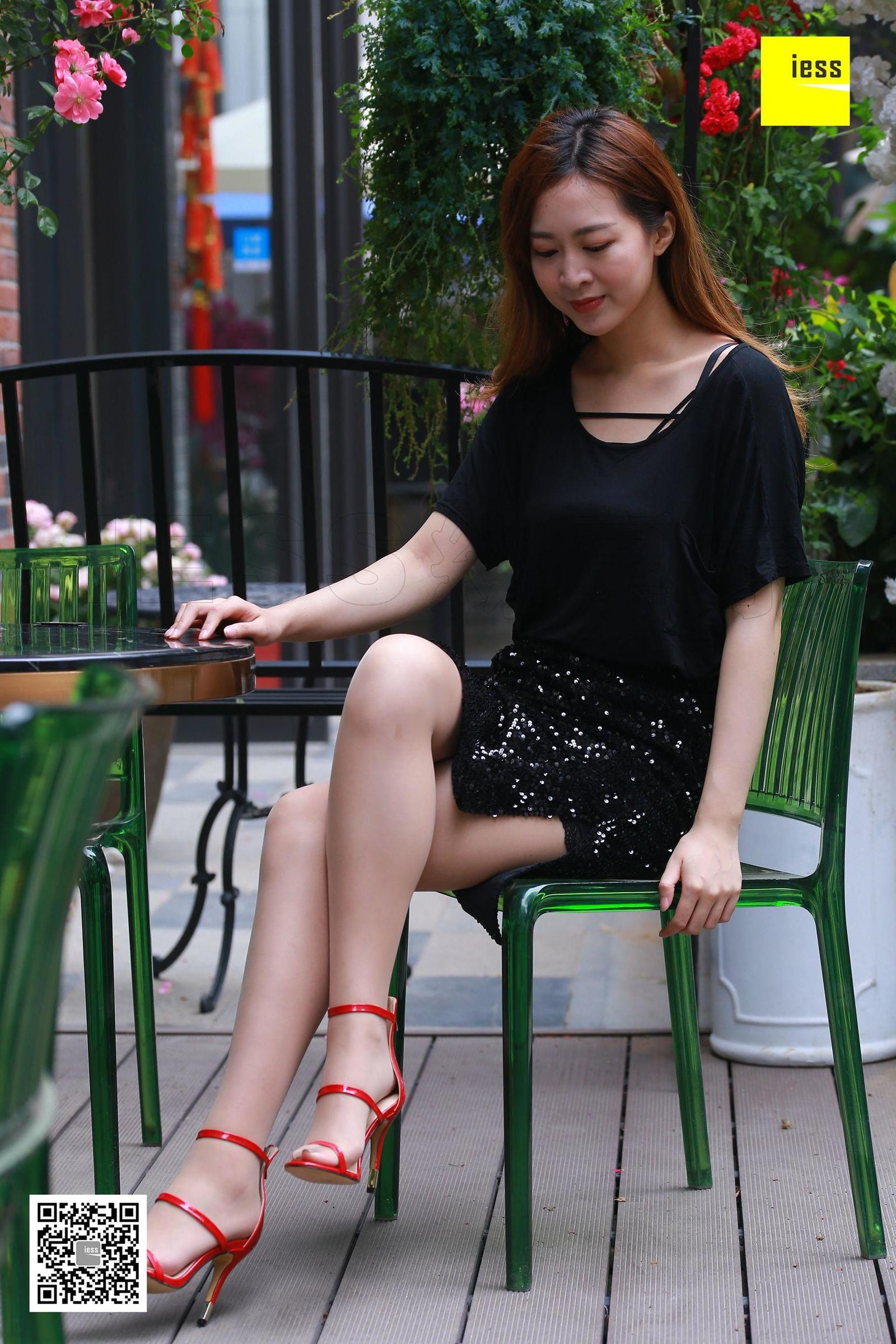 [IESS异思趣向] 丝享家263 紫紫 《美背凉鞋肉丝》丝袜美腿写真套图[90](第49页)