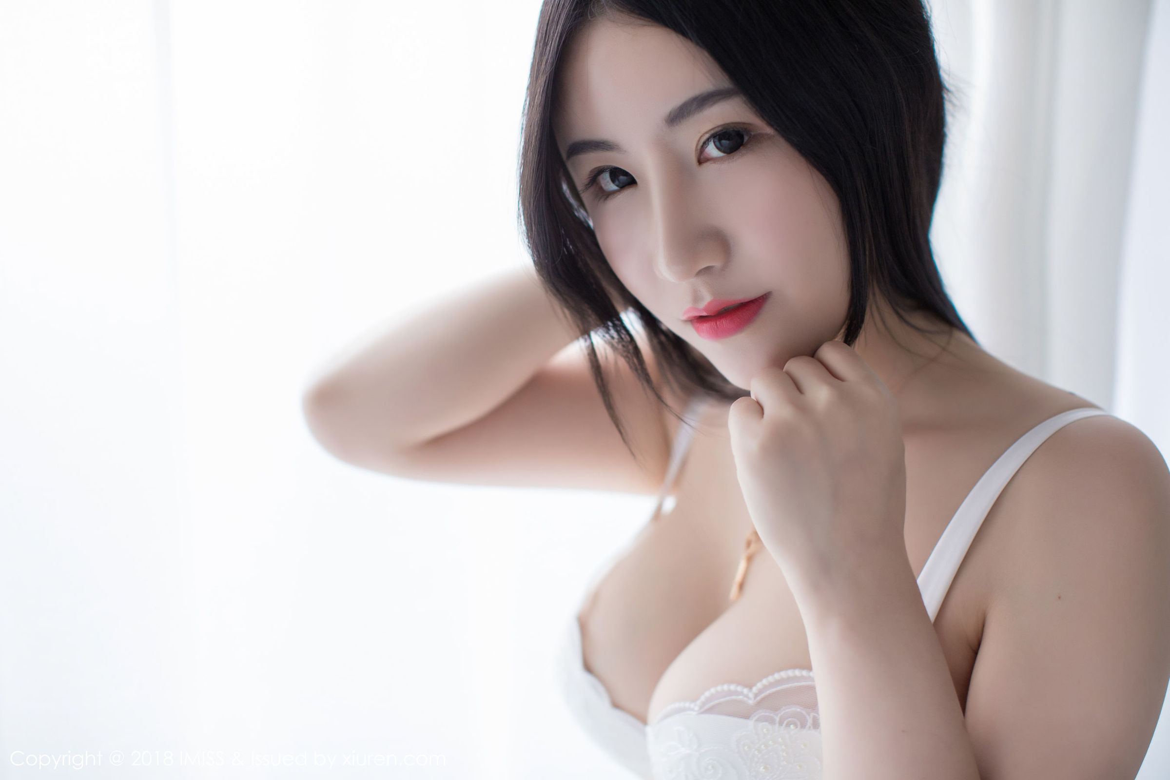 [IMiss爱蜜社] Vol.236 女神@绯月樱-Cherry丝袜美腿写真[42](第40页)
