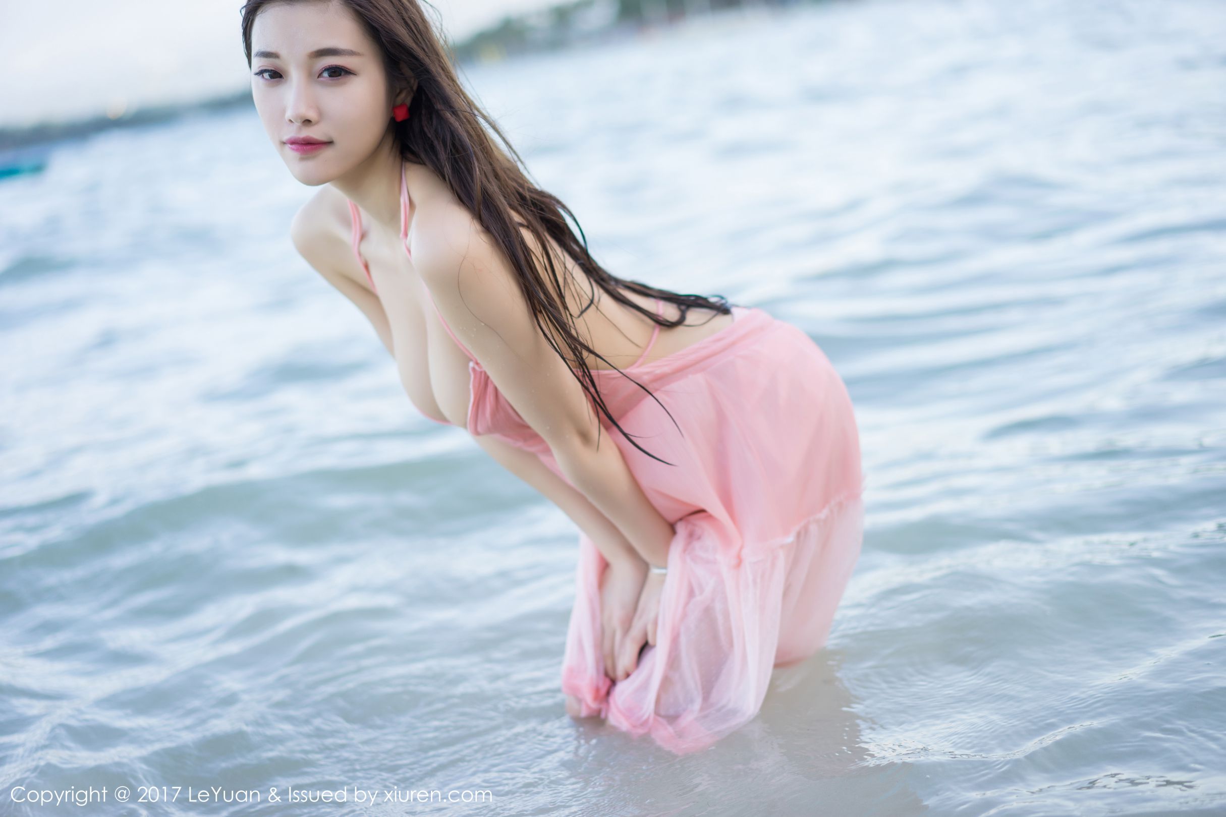 [LeYuan星乐园] Vol.035 女神@杨晨晨sugar海边性感写真套图[54](第23页)