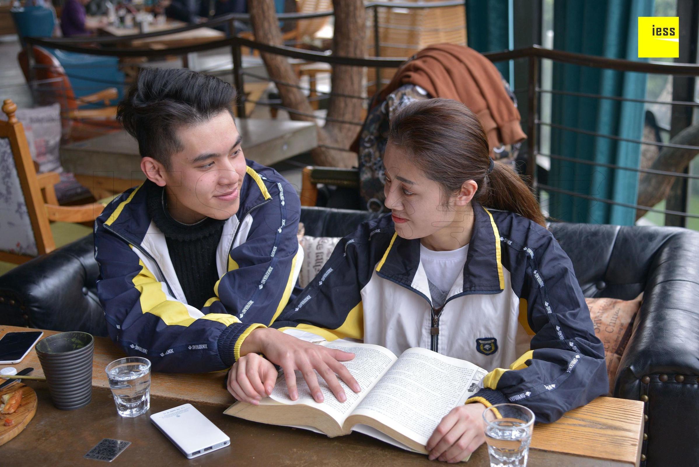 [IESS异思趣向] 丝享家【魔鬼周三】特刊16期 晶晶 - 丝启蒙 丝足写真套图[99](第34页)