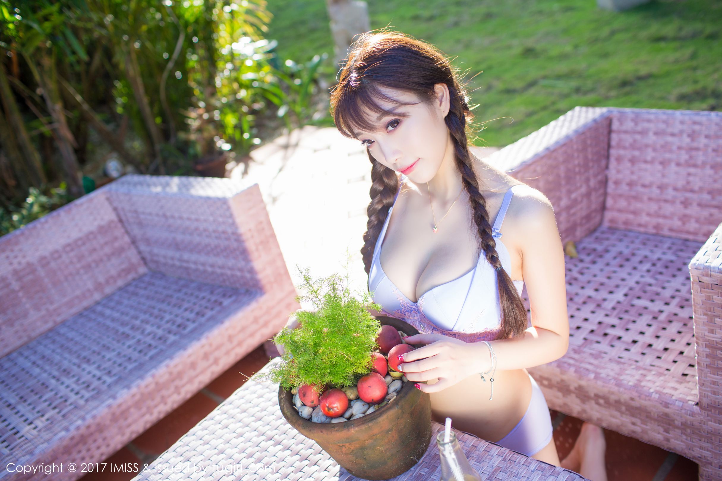 [IMiss爱蜜社] Vol.159 杨晨晨sugar - 双马尾女仆写真图片[53](第42页)