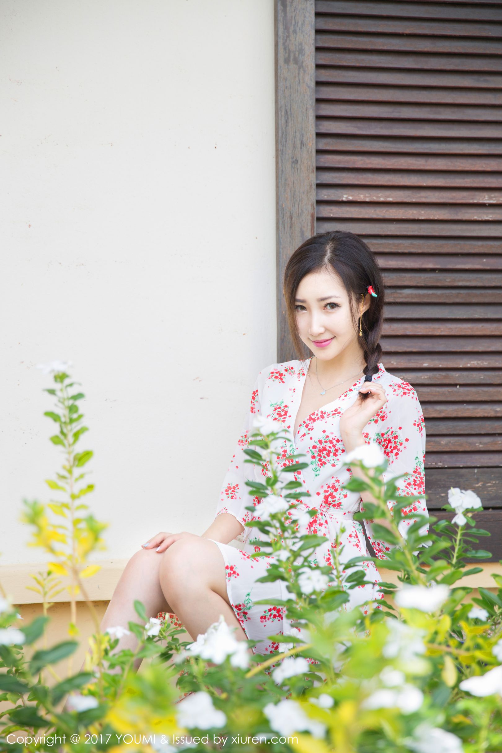 [YOUMI尤蜜荟] Vol.030 Yumi-尤美 - 伫立在海边的唯美仙子 写真图片[50](第38页)
