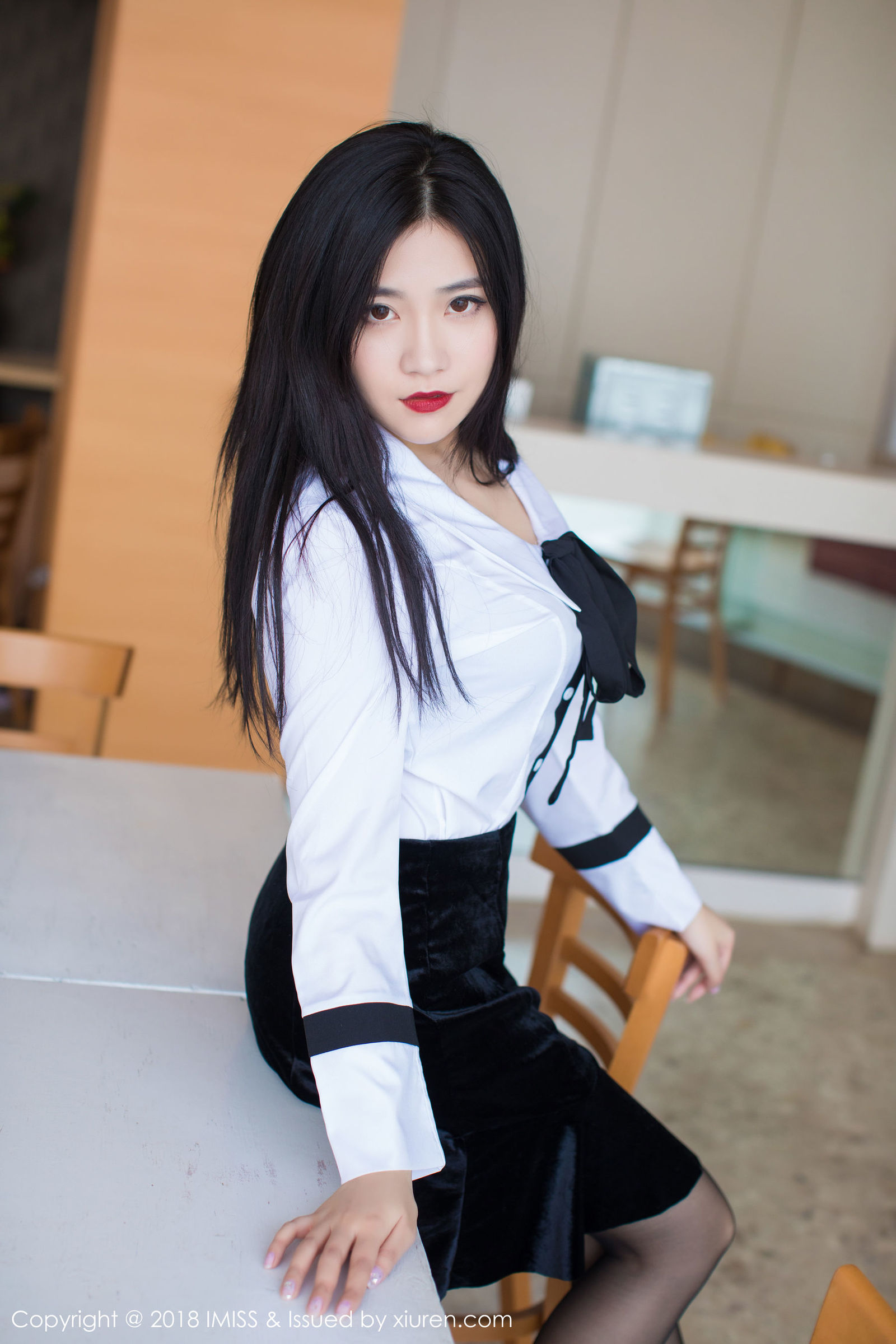 [IMiss爱蜜社] Vol.239 许诺Sabrina - 黑丝OL加紧身皮裤系列[60](第17页)