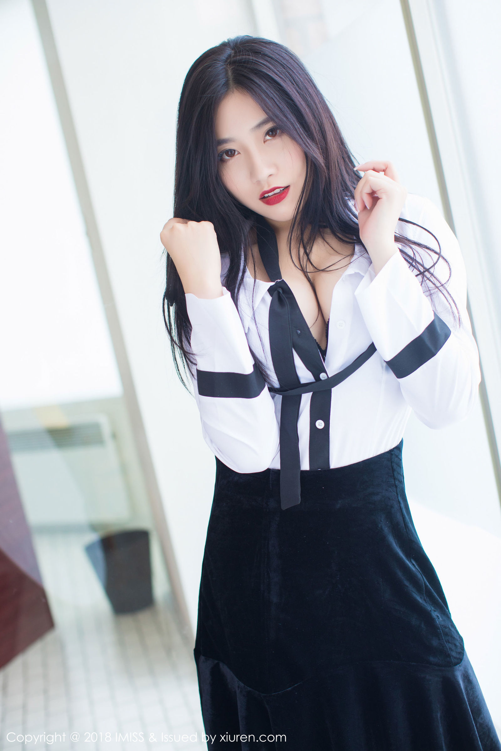 [IMiss爱蜜社] Vol.239 许诺Sabrina - 黑丝OL加紧身皮裤系列[60](第34页)