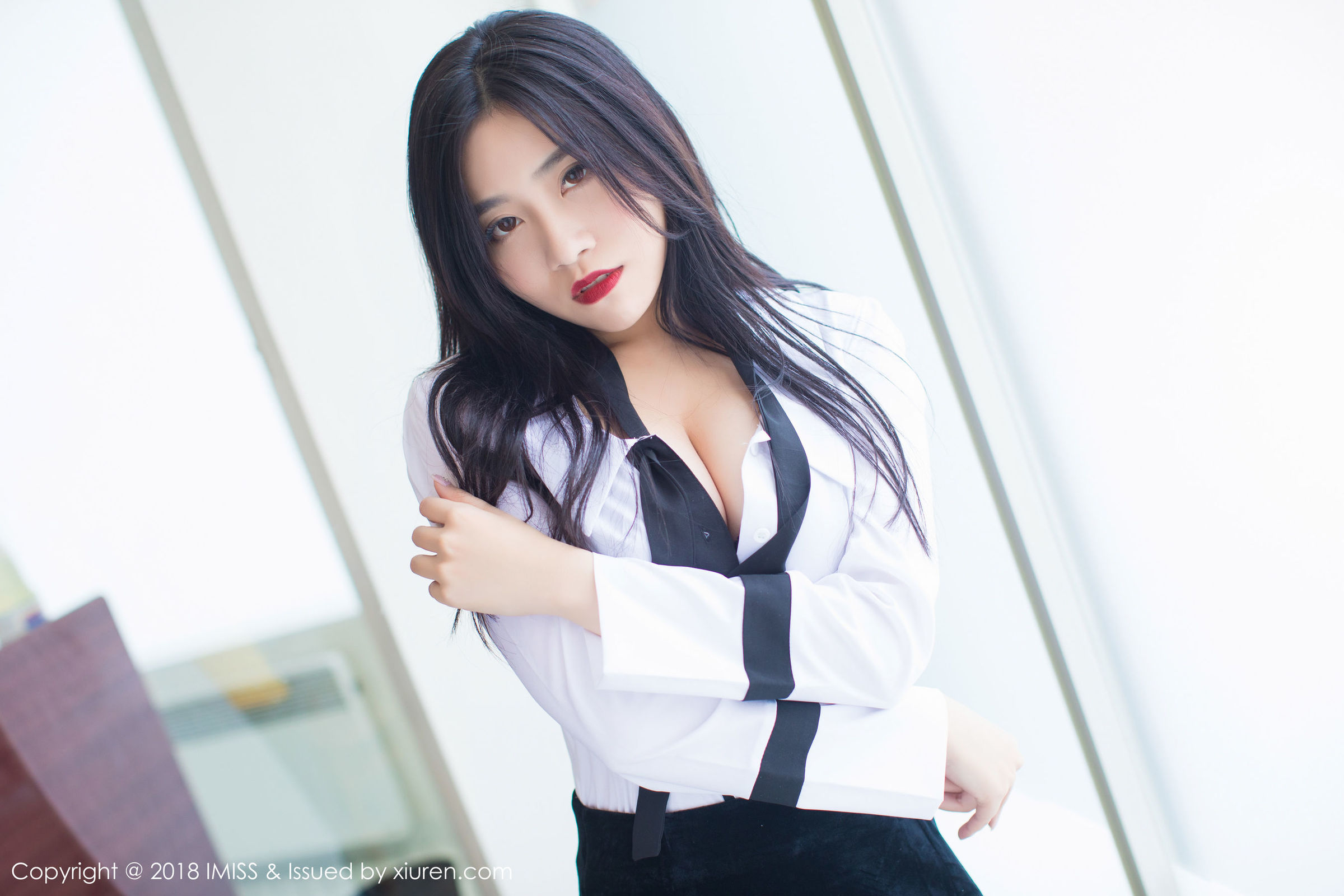 [IMiss爱蜜社] Vol.239 许诺Sabrina - 黑丝OL加紧身皮裤系列[60](第35页)
