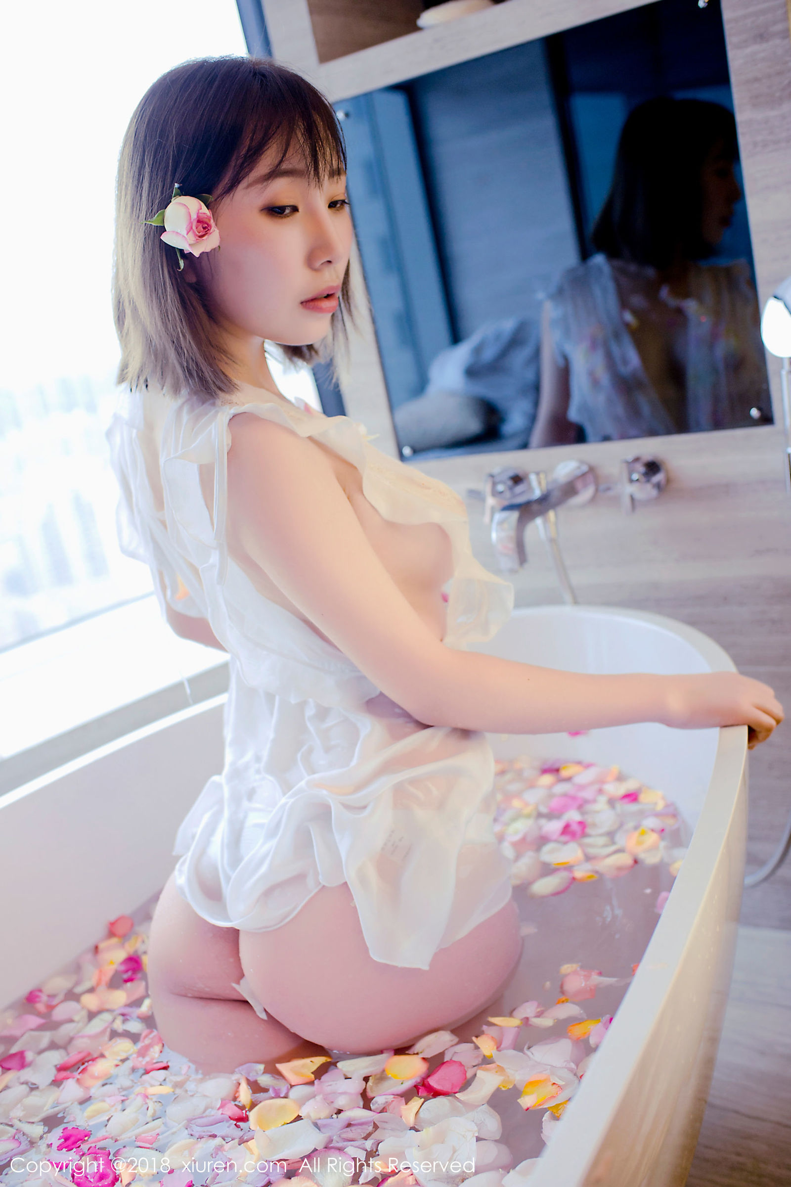 [XIUREN秀人网] No.981 短发百变大美女@枝恩首套写真[57](第35页)