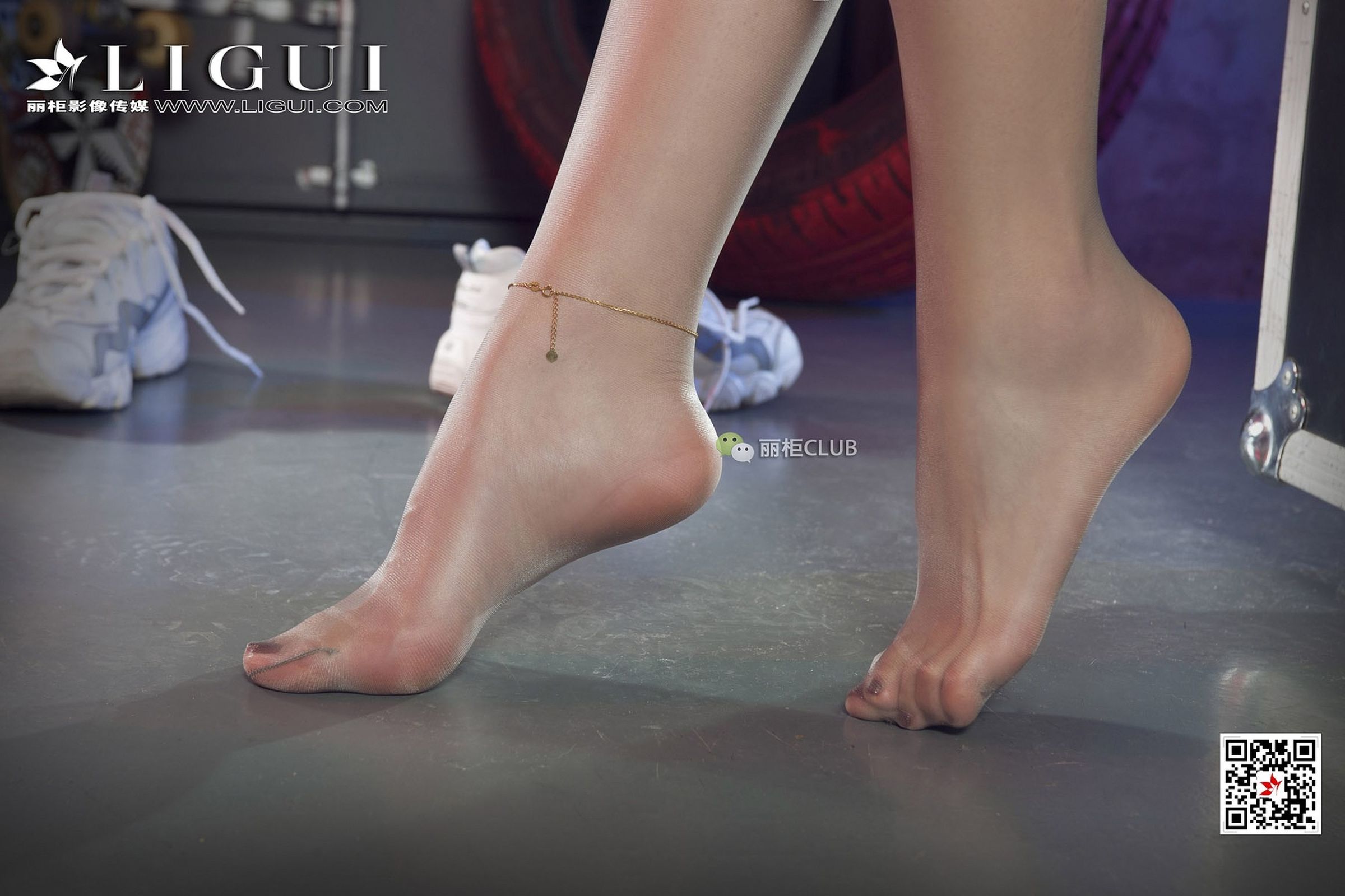 [LIGUI丽柜] 2018-04-10 腿模筱筱 丝袜美腿玉足写真[59](第24页)