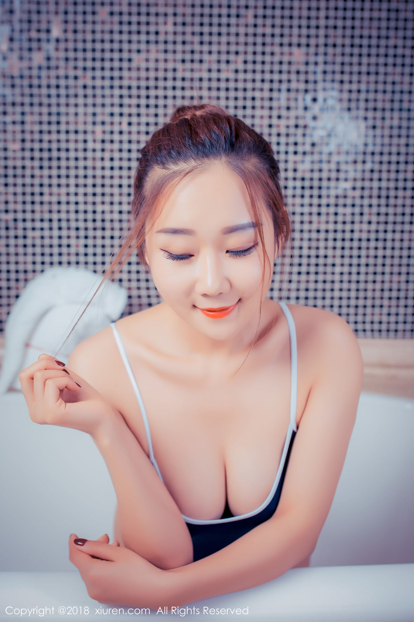 [XIUREN秀人] No.951 棉花糖candy - 浴室死库水人体写真[58](第18页)