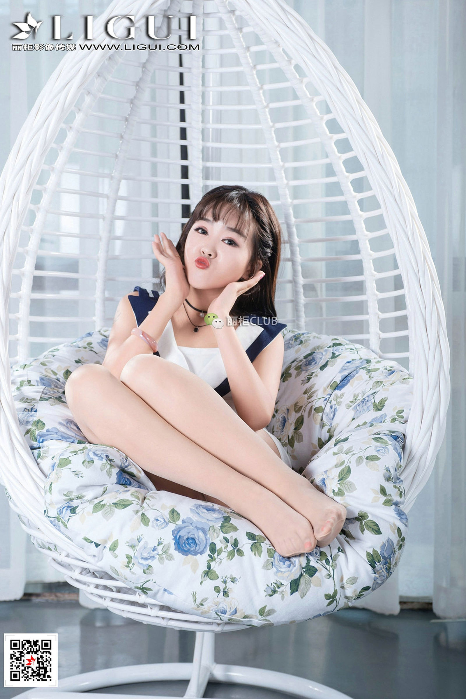 [Ligui丽柜] 2017-11-01 Model 刘悦 美腿丝足写真套图[55](第39页)
