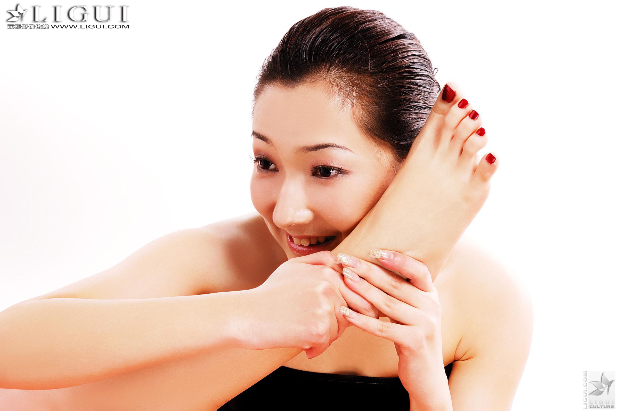[LIGUI丽柜] Kelly - 瑜伽美女写真[43](第26页)