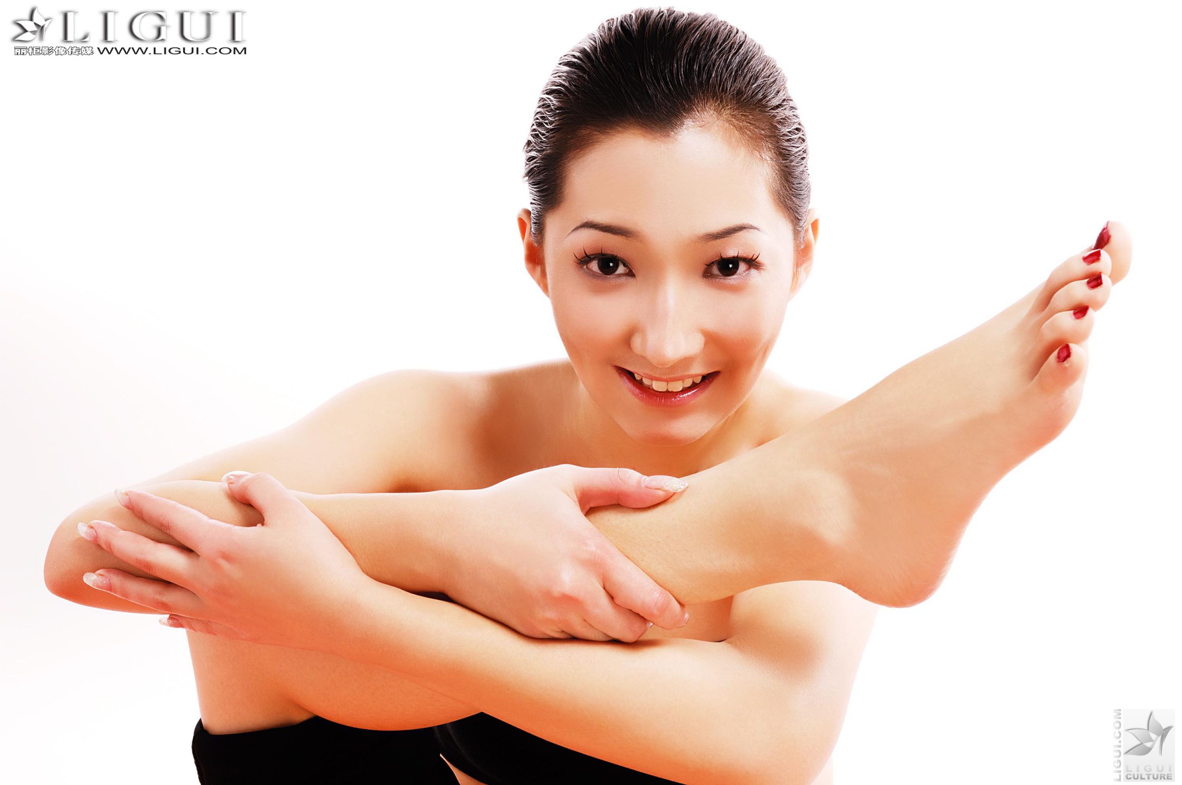 [LIGUI丽柜] Kelly - 瑜伽美女写真[43](第27页)