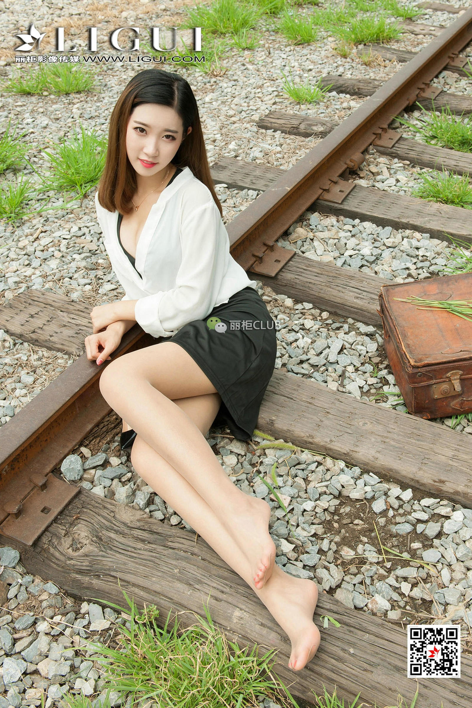 [Ligui丽柜] 2017-12-29 Model 腿模筱筱 - 美腿玉足写真[64](第34页)