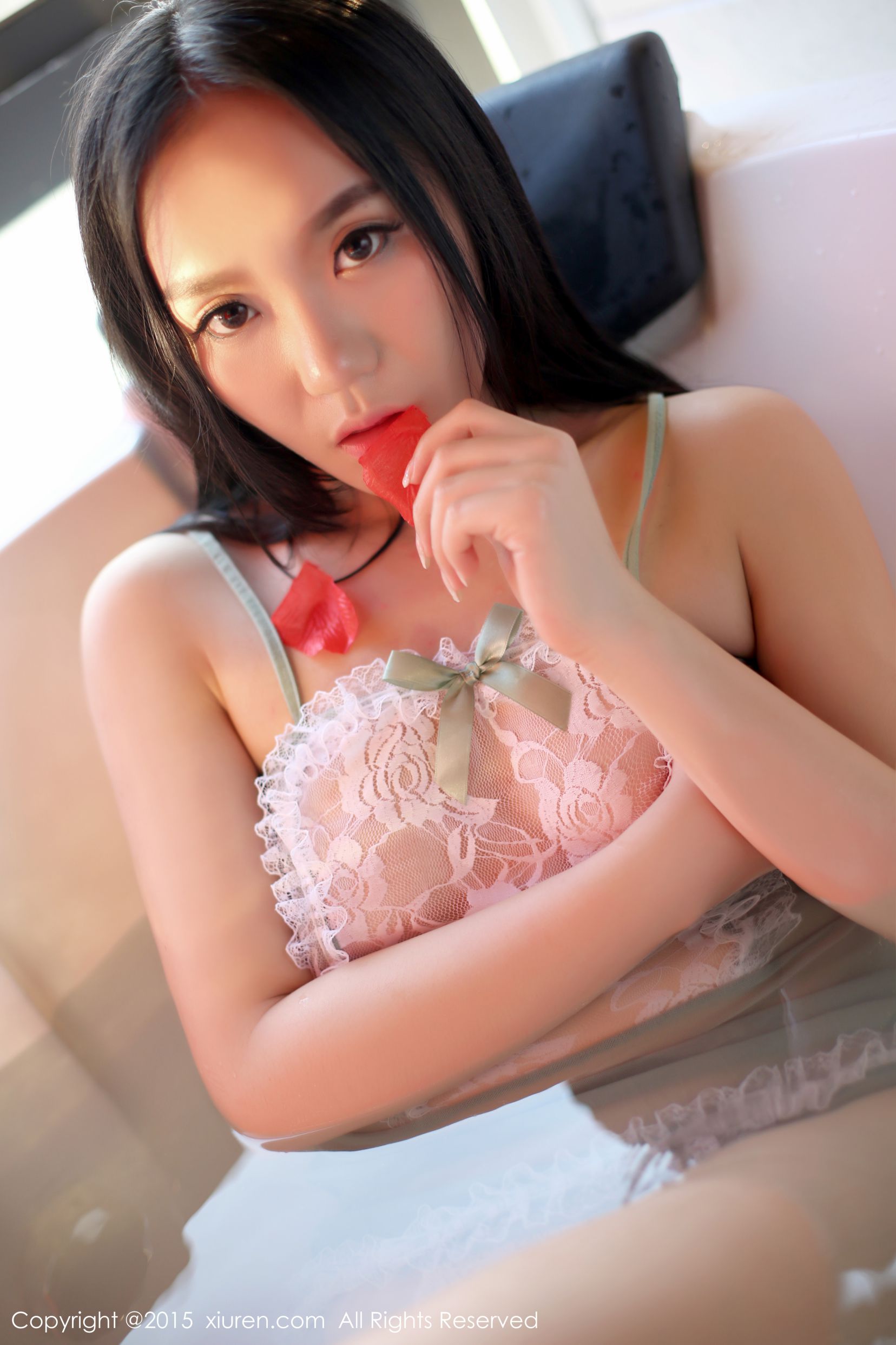 [秀人网XiuRen] NO.343 Jennifer小若 - 性感私房写真[65](第54页)