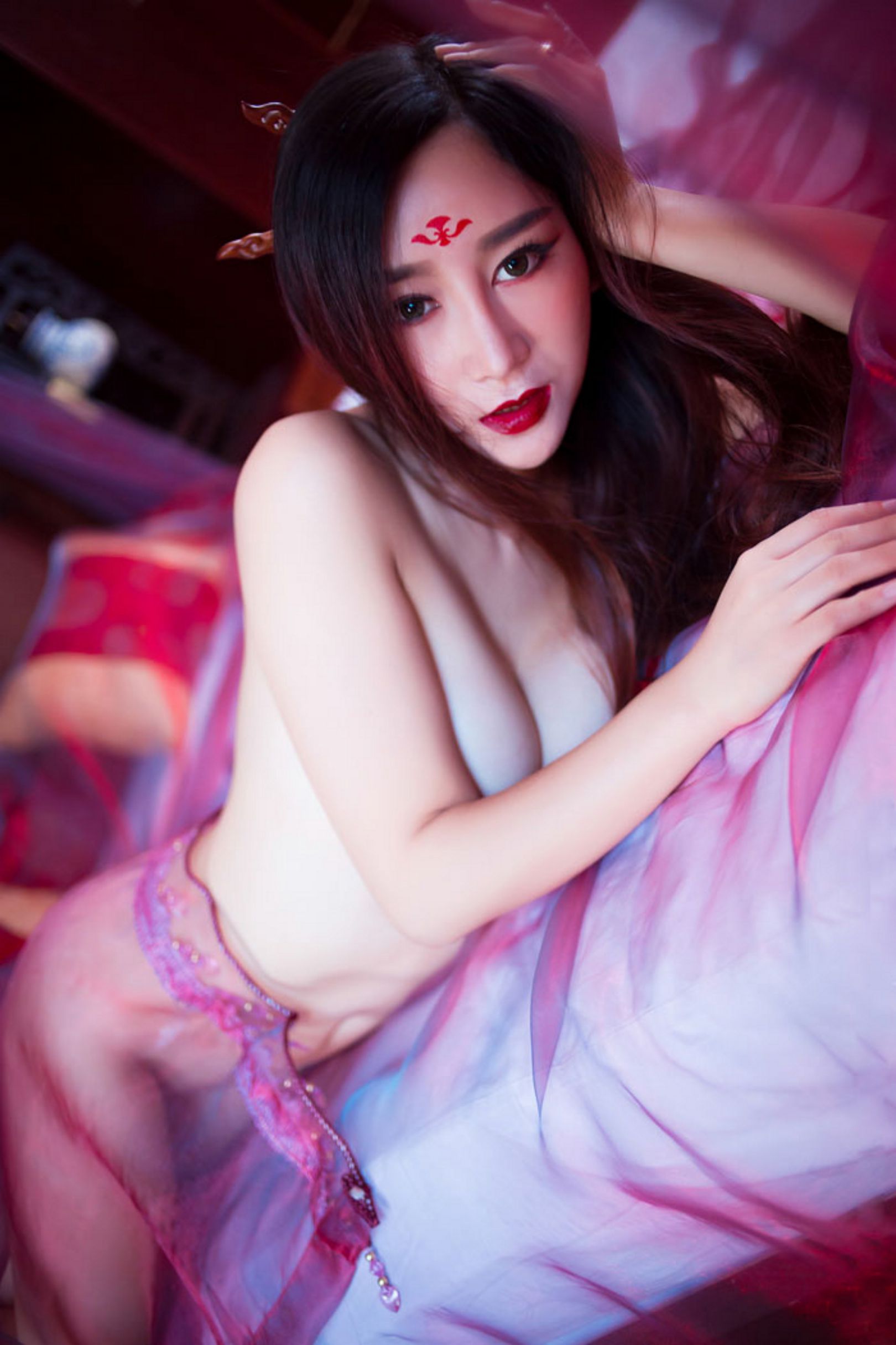 [XIUREN秀人网] NO.382 邹晶晶 - 《花千骨 ▪ 魔化》写真集[57](第45页)