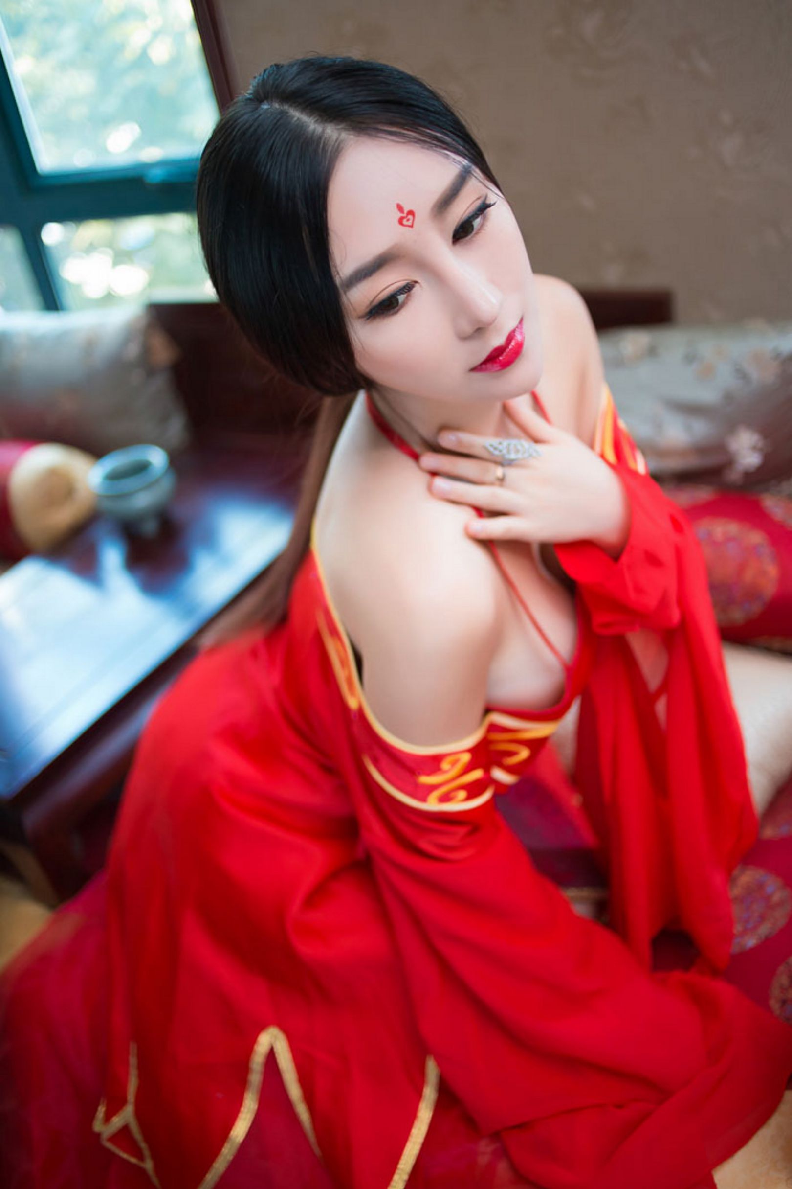 [XIUREN秀人网] NO.382 邹晶晶 - 《花千骨 ▪ 魔化》写真集[57](第47页)