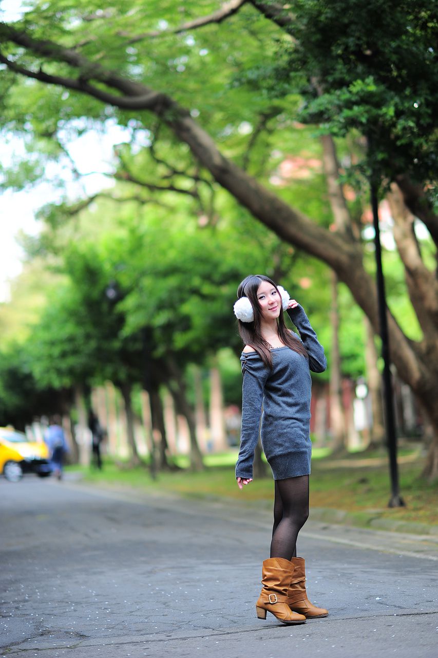 户外美女写真 - 真人黑丝酷似芭比娃娃的清纯妹子 [58](第29页)