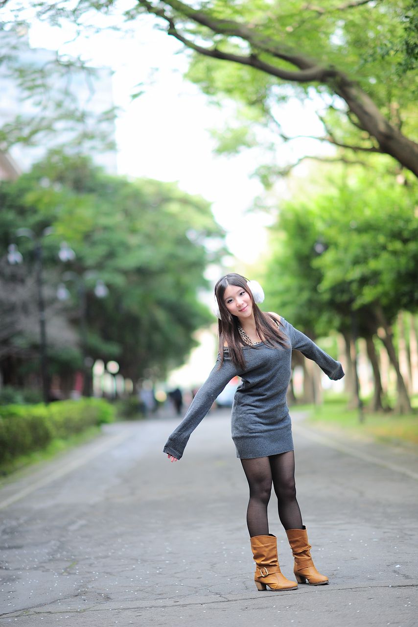 户外美女写真 - 真人黑丝酷似芭比娃娃的清纯妹子 [58](第29页)