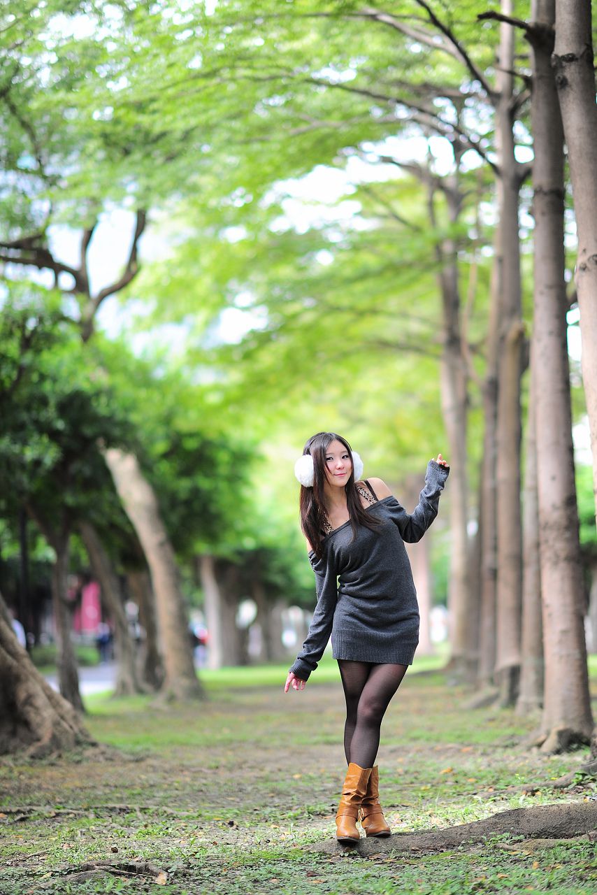 户外美女写真 - 真人黑丝酷似芭比娃娃的清纯妹子 [58](第44页)