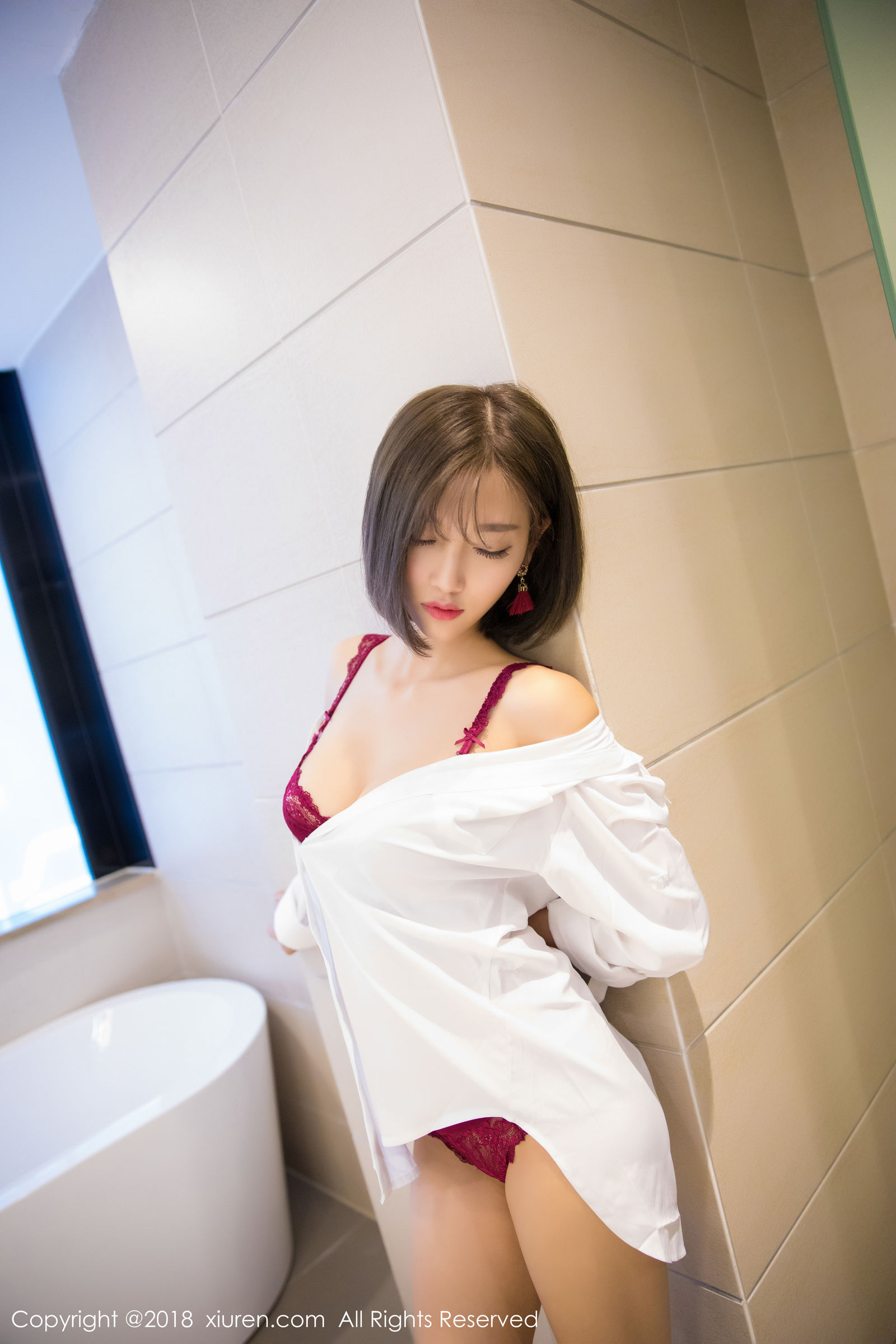 [XIUREN秀人网] No.919 女神@杨晨晨sugar - 蓝色礼服+白衬衫[54](第34页)