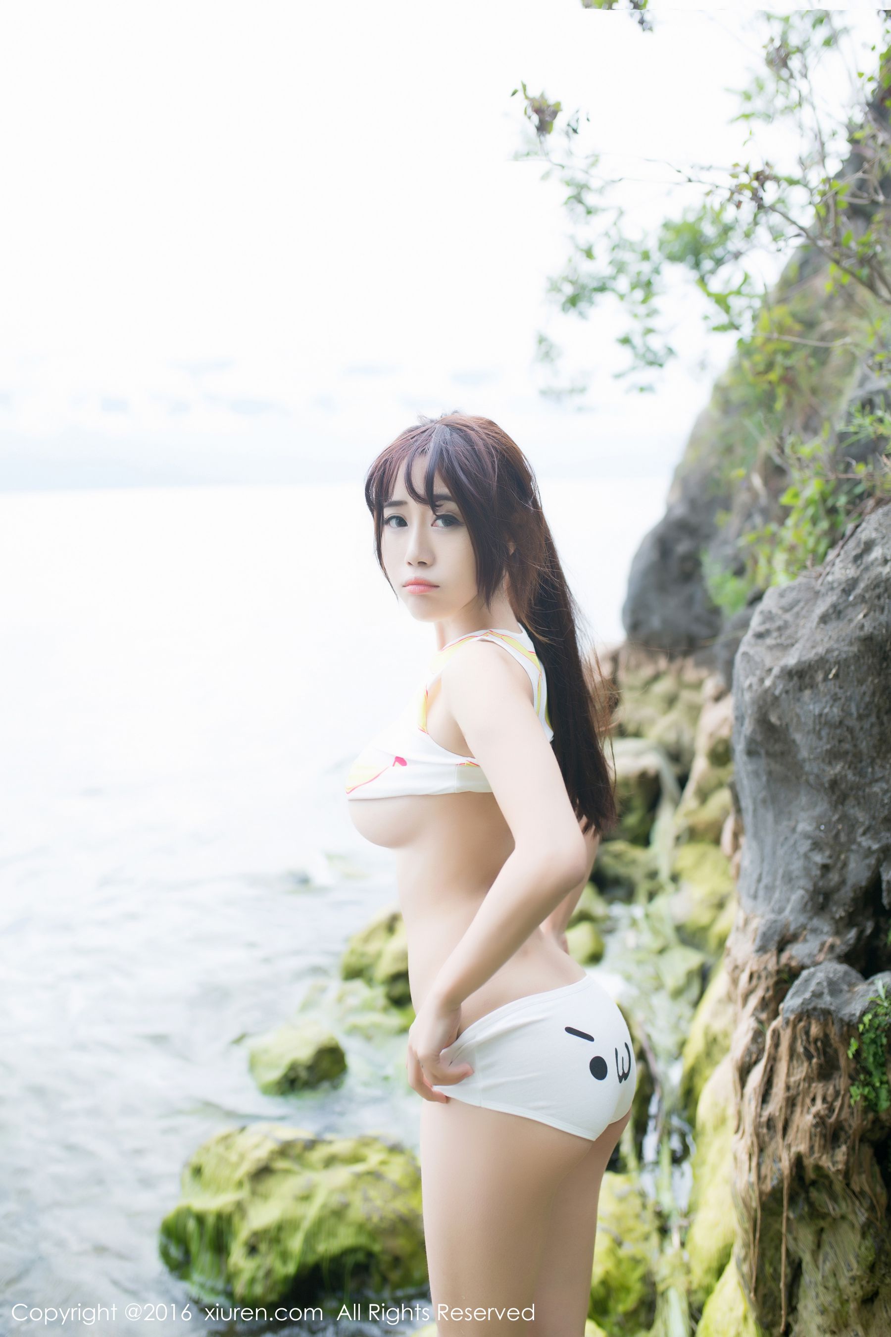 [XiuRen秀人网] No.623 兜豆靓Youlina - 云南旅拍阳光性感写真[59](第51页)