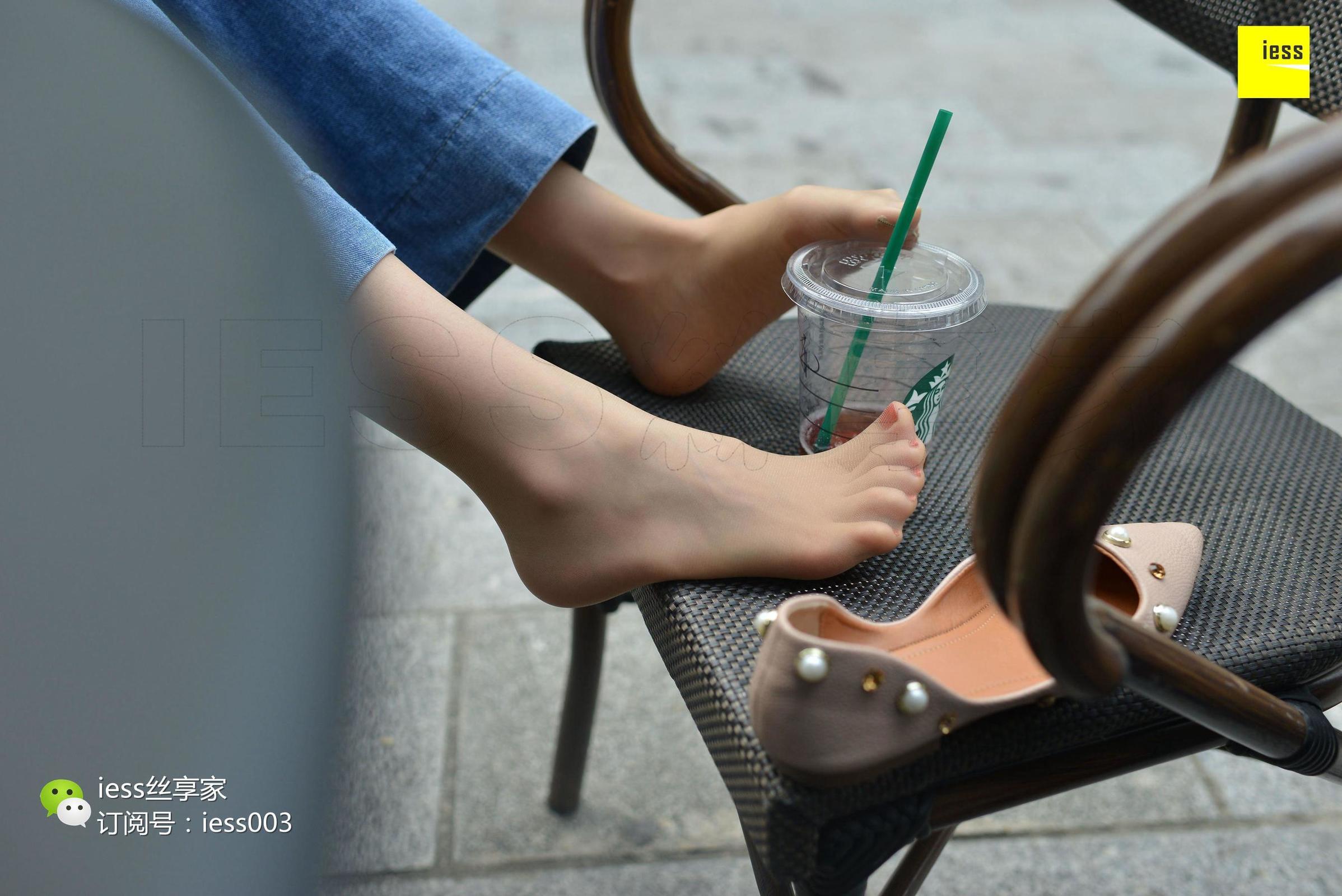 [IESS异思趣向] 丝享家094 《请放开那杯星巴克》 丝足写真[99](第73页)