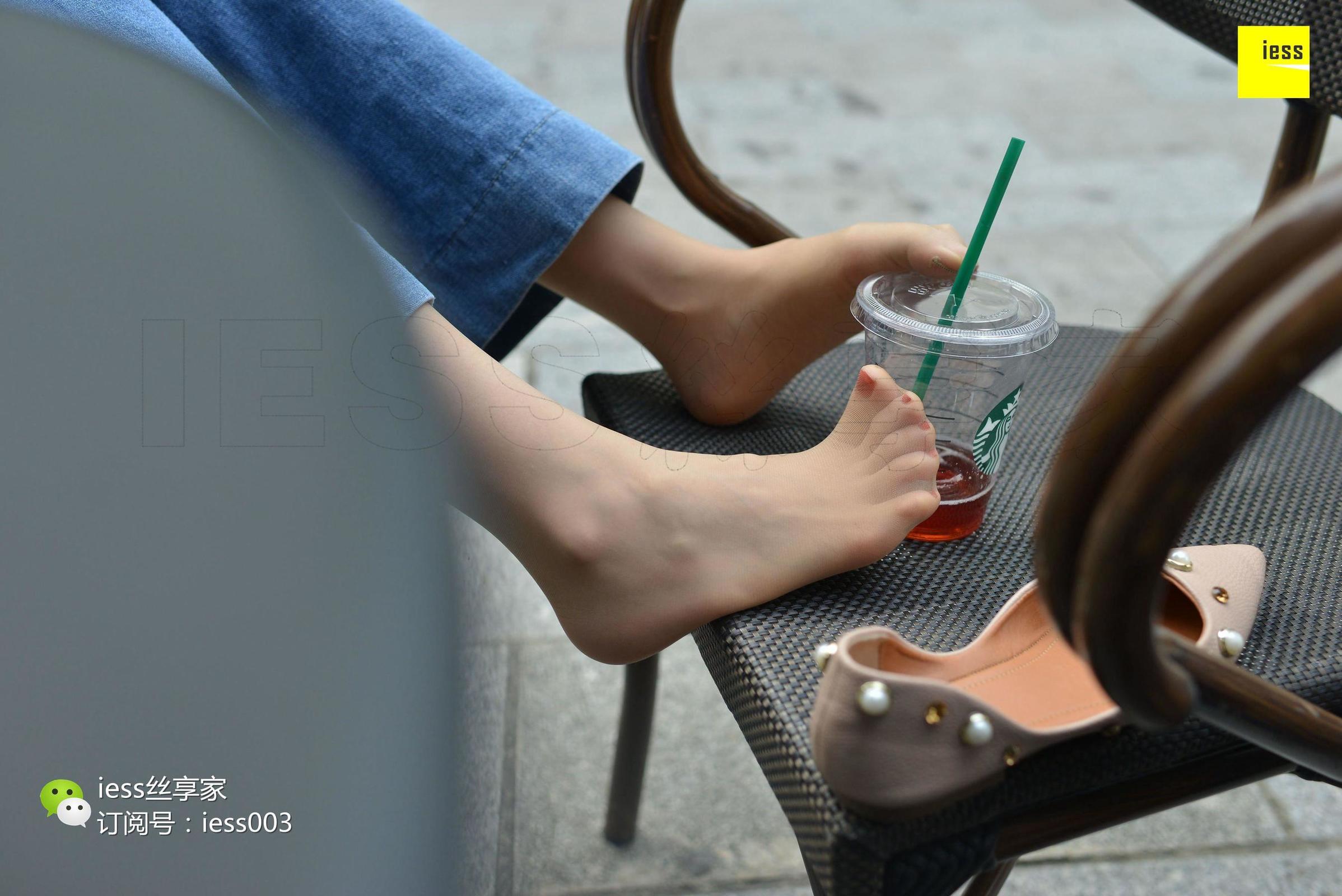 [IESS异思趣向] 丝享家094 《请放开那杯星巴克》 丝足写真[99](第74页)