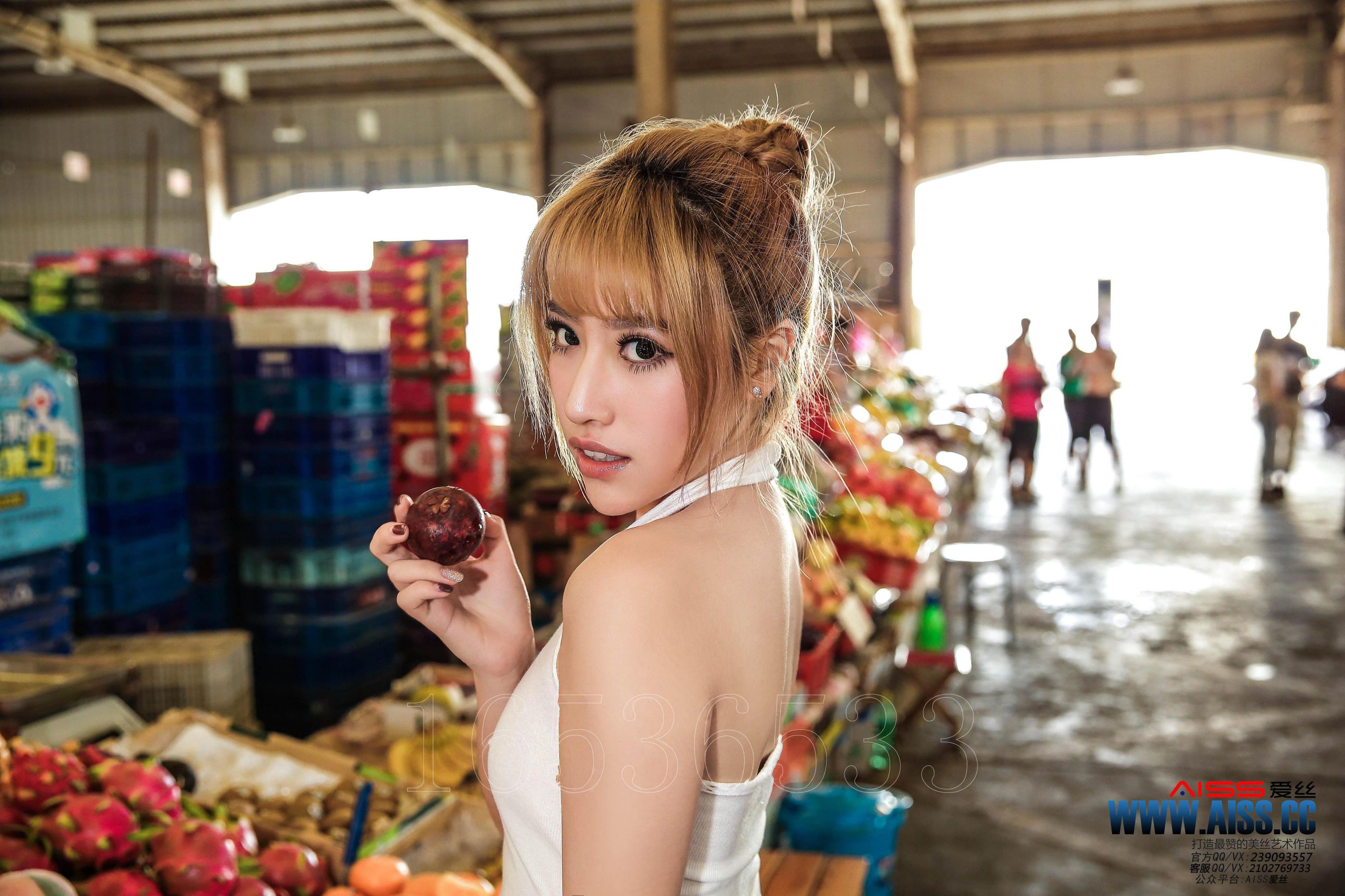 [Aiss爱丝] 何冉《闹市&美丝》写真套图[83](第63页)
