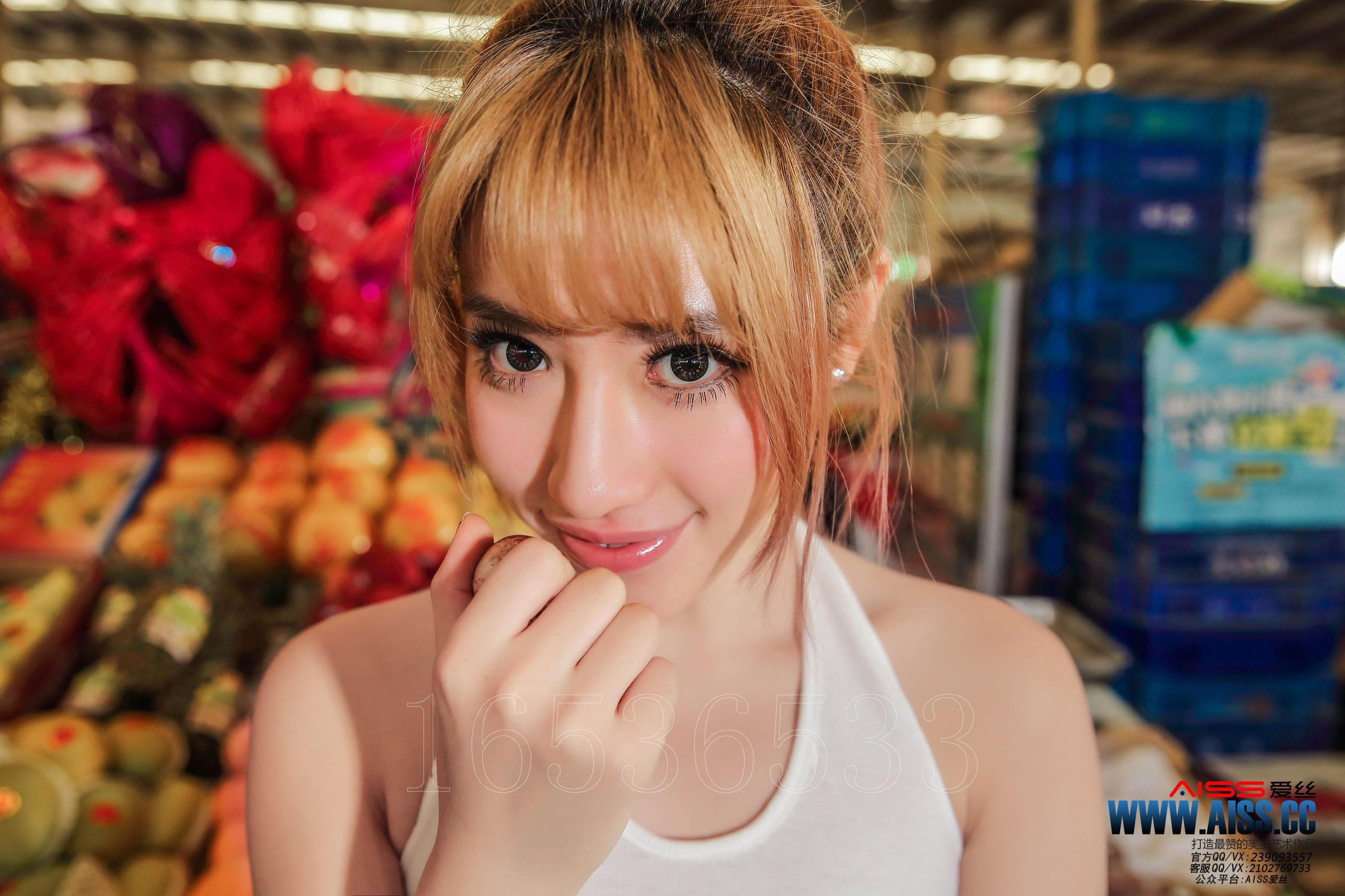 [Aiss爱丝] 何冉《闹市&美丝》写真套图[83](第78页)