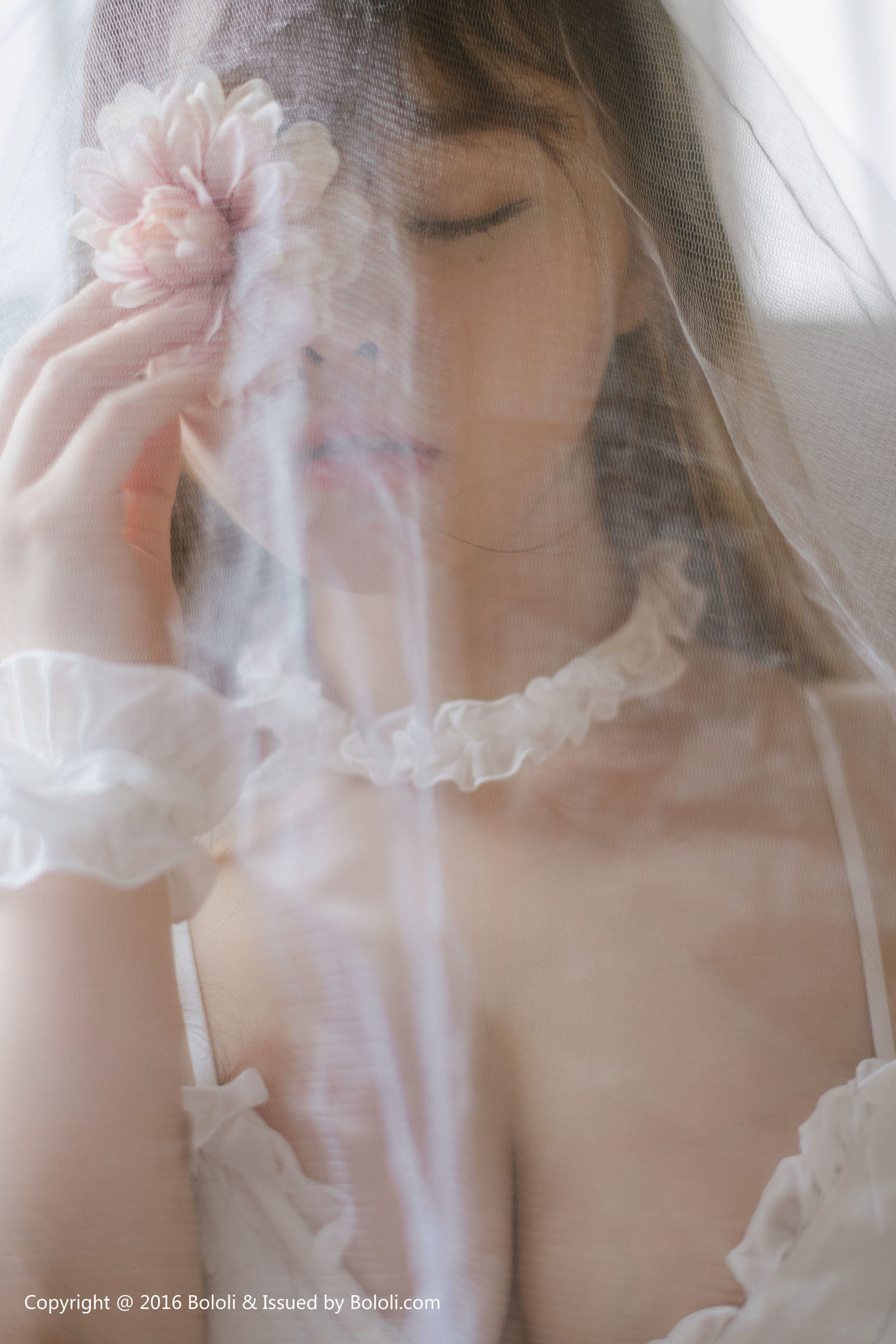 [Bololi波萝社] BOL.090 柳侑绮 - 白纱少女与花 写真套图[41](第13页)