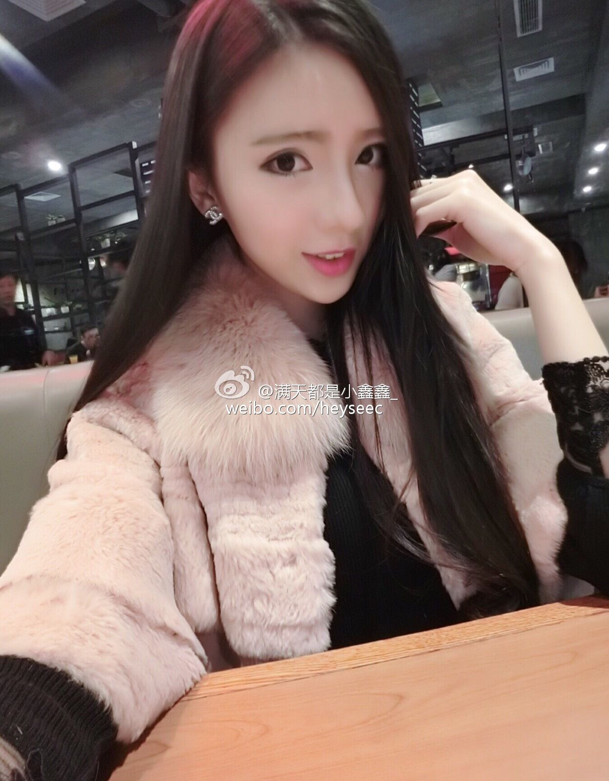 网红满天都是小鑫鑫 -  超高清微博自拍图片大全[82](第40页)