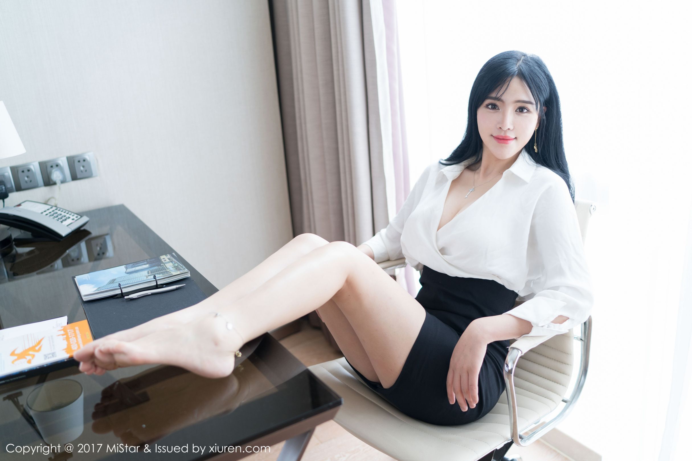 [MiStar魅妍社] Vol.172 刘钰儿 - 性感OL写真[40](第18页)