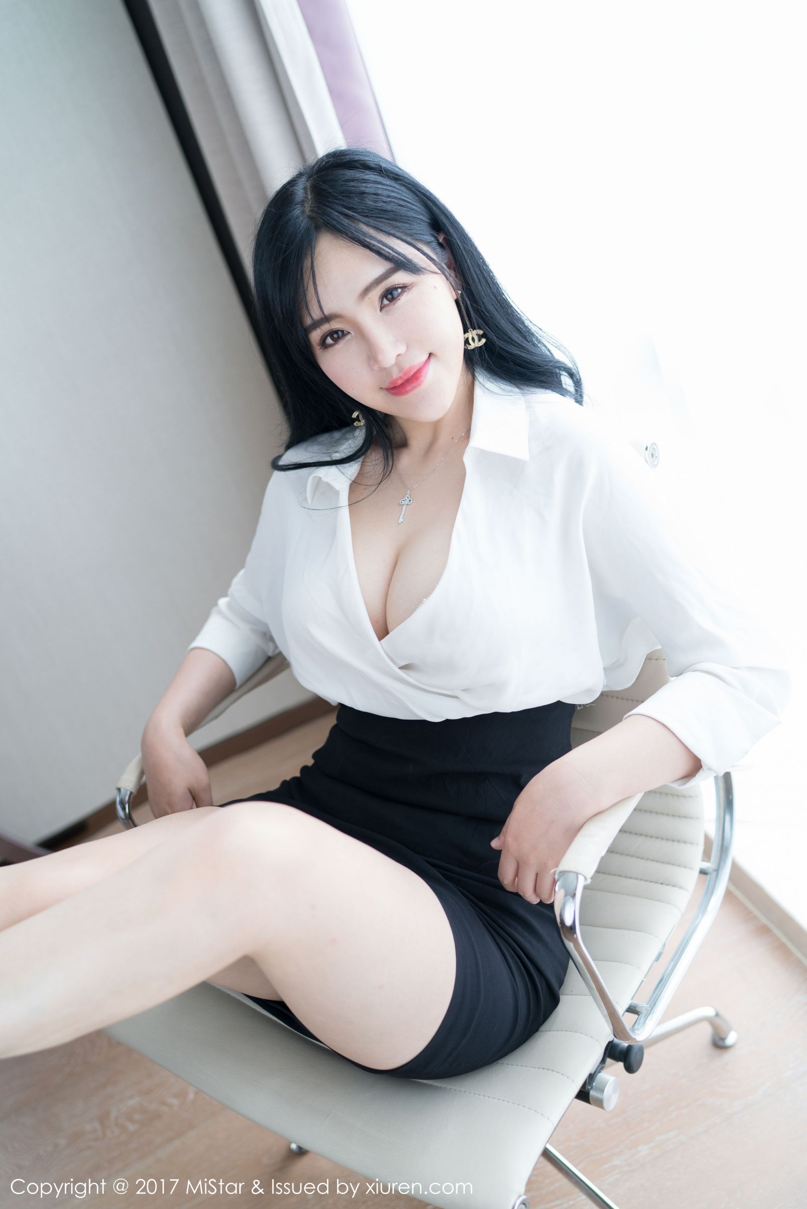 [MiStar魅妍社] Vol.172 刘钰儿 - 性感OL写真[40](第19页)