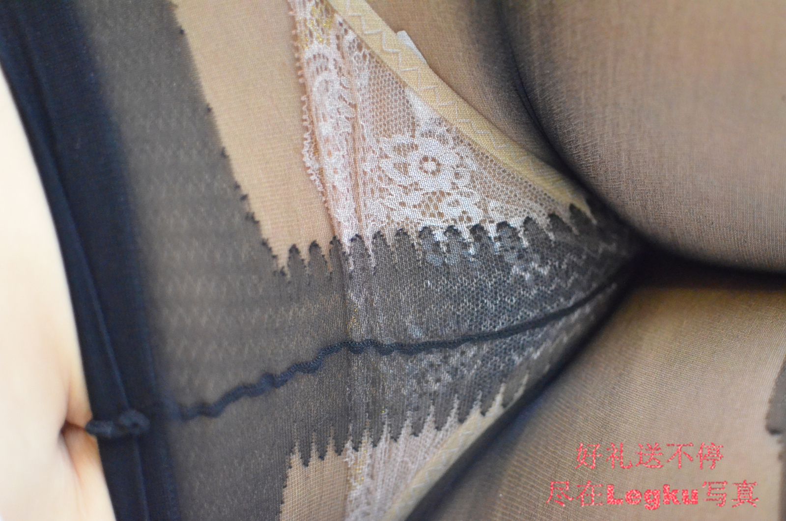 [Legku丝袜] No.115 黑丝美足 写真套图[33](第17页)