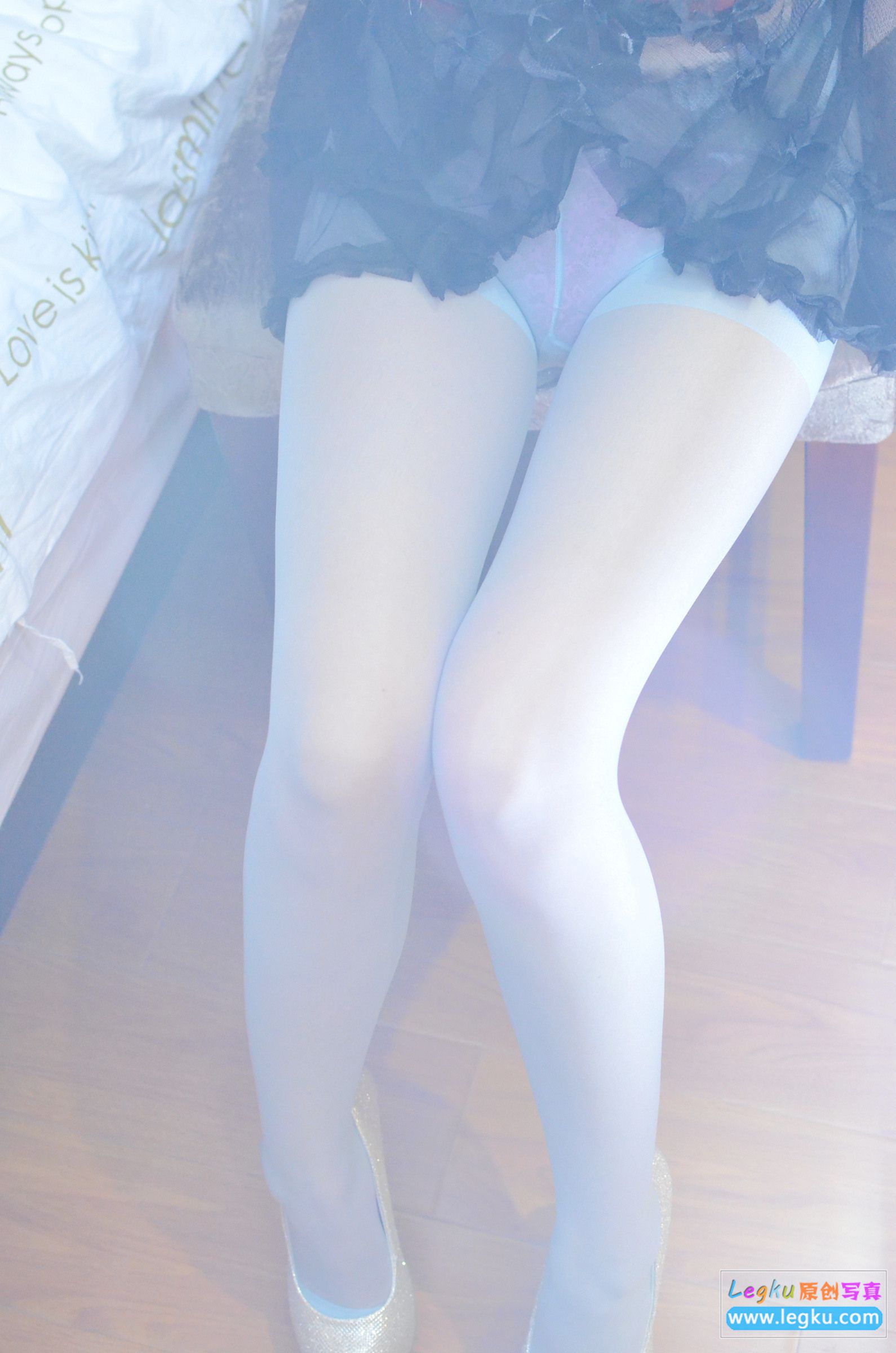 [Legku丝袜] No.248 浅蓝色丝袜美腿美足 写真套图[34](第30页)