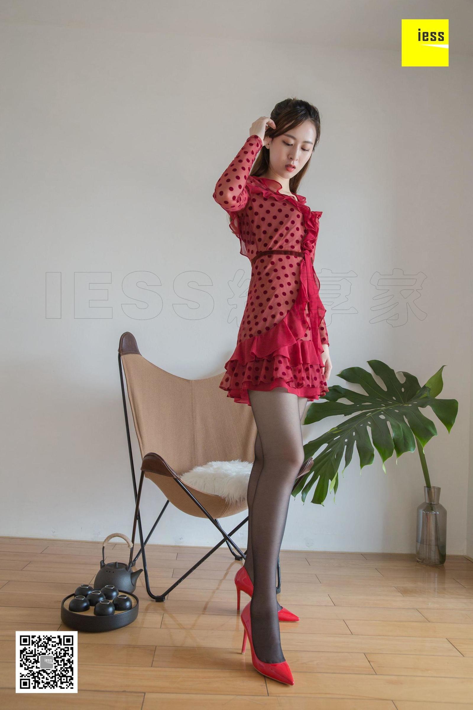 [IESS异思趣向] 丝享家346 紫紫 《紫紫黑丝请茶》丝足美腿写真[96](第55页)