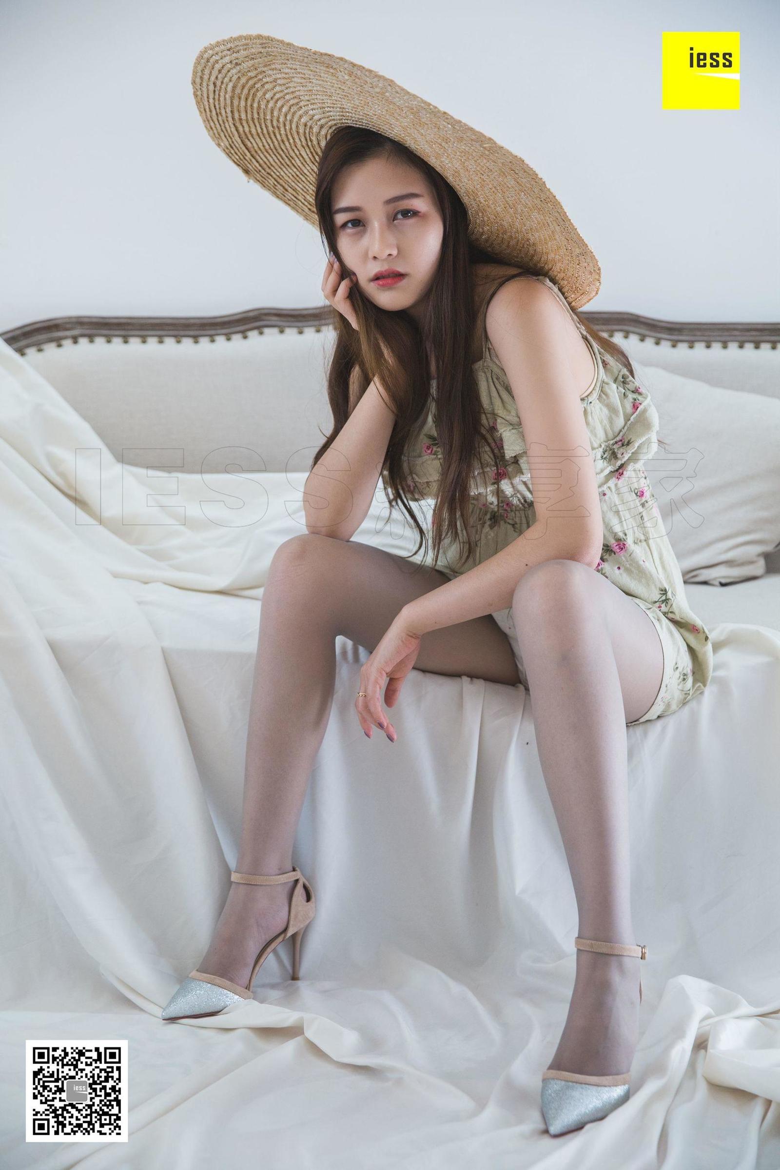 [IESS异思趣向] 九妹《九妹碎花裙灰丝》丝足美腿写真[89](第25页)