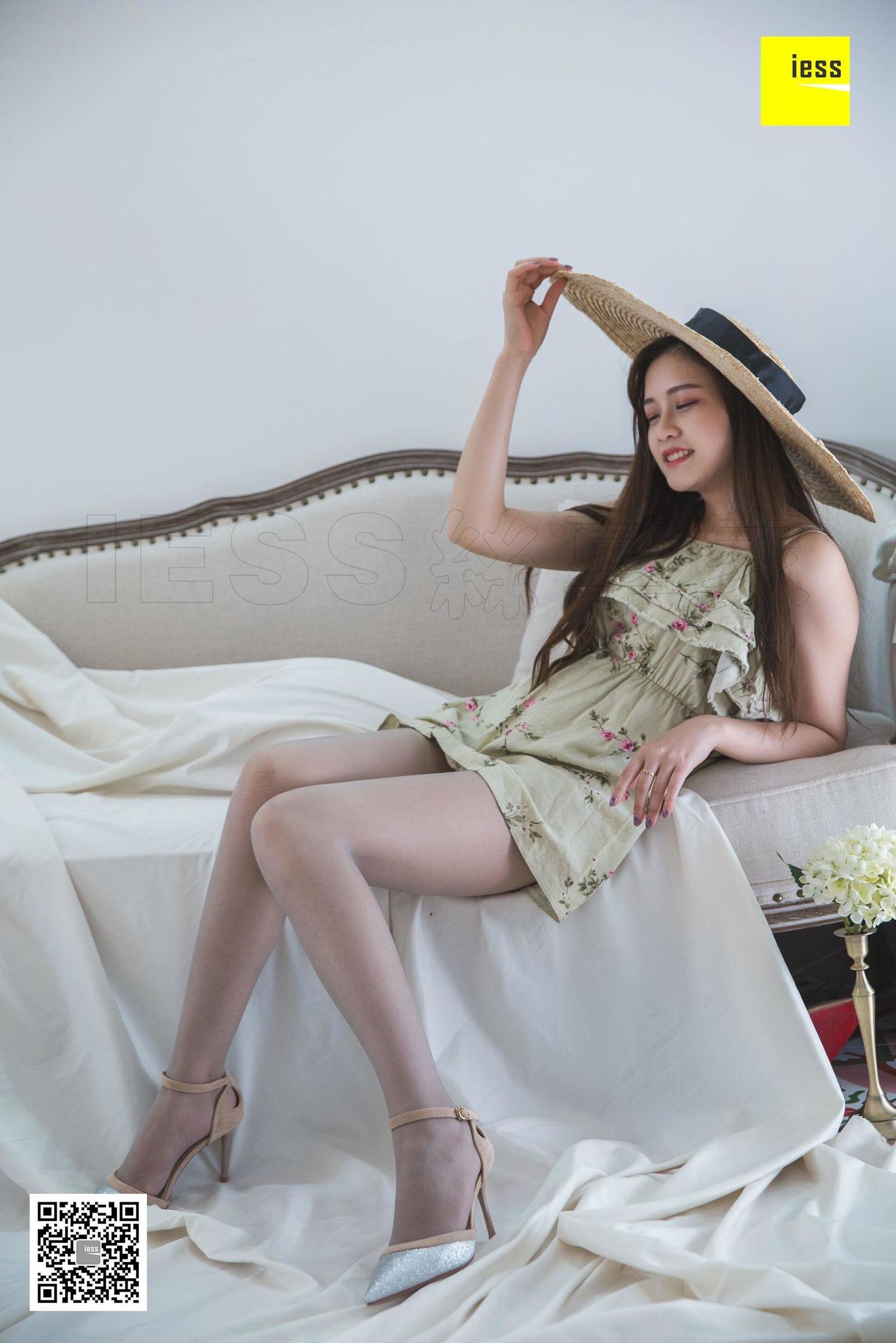 [IESS异思趣向] 九妹《九妹碎花裙灰丝》丝足美腿写真[89](第30页)