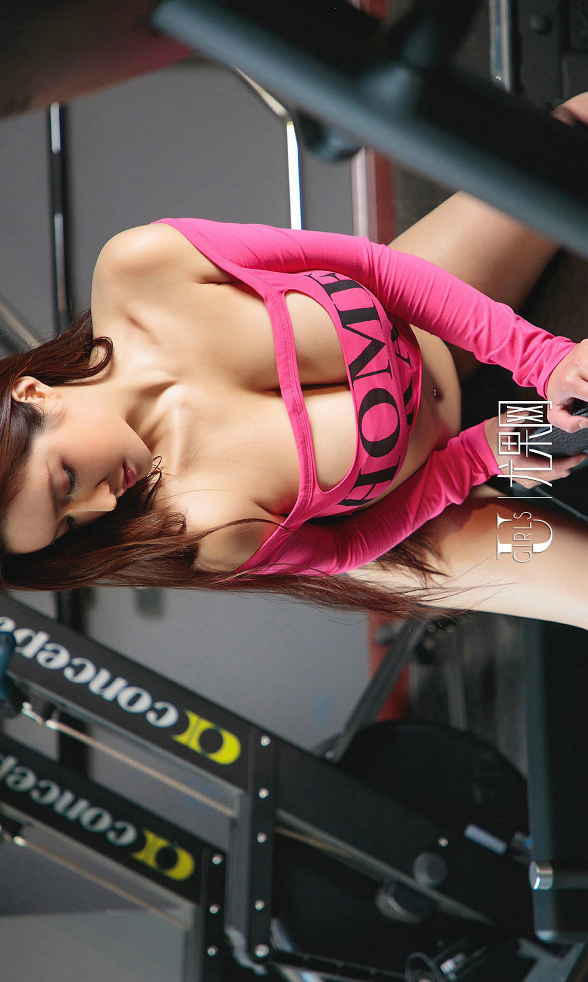 [Ugirls爱尤物] No.1307 Jennanni_Jen - 爱的重量 写真套图[35](第29页)