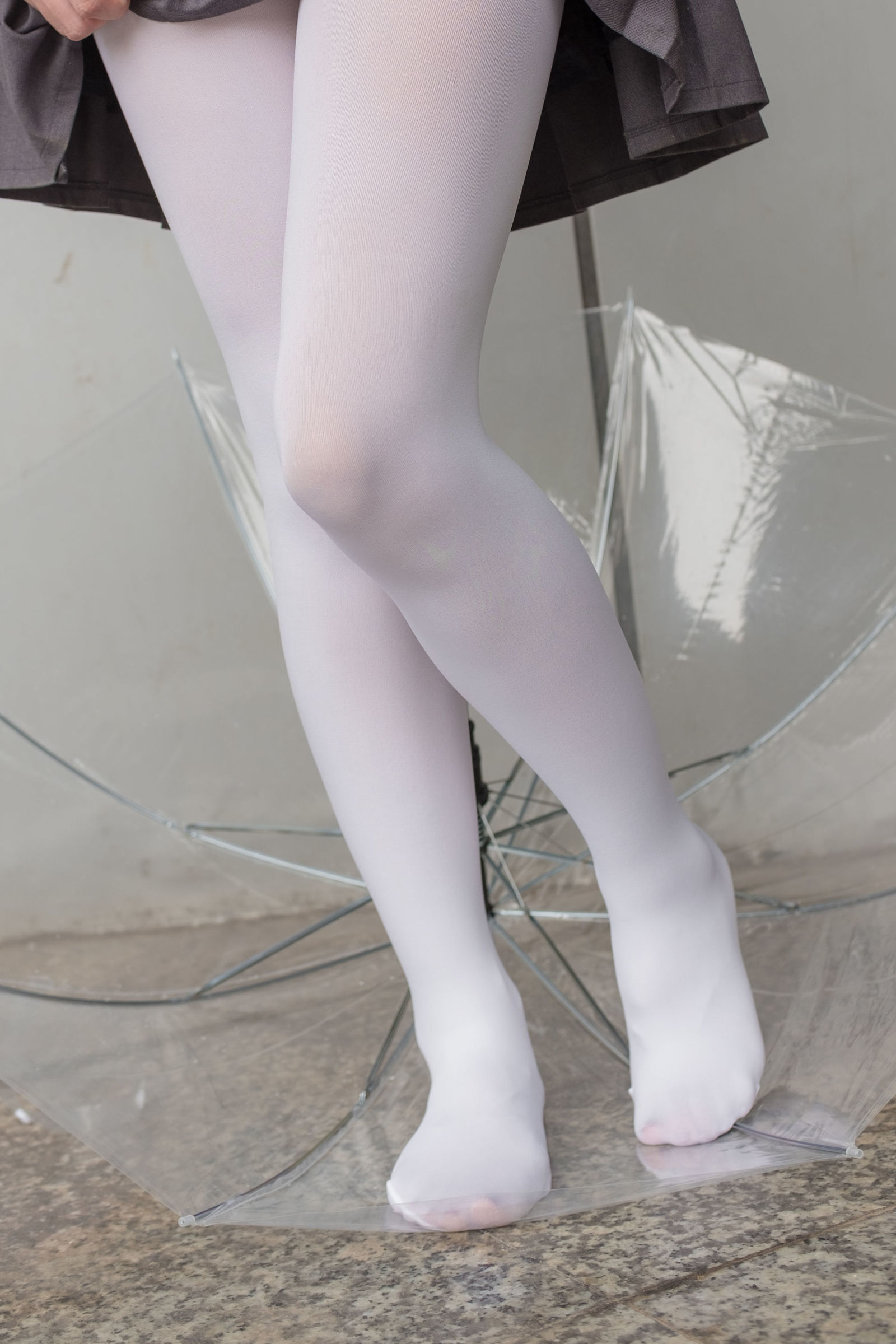 [森萝财团] BETA-003 阿玲妹纸JK白丝 萝莉丝袜写真套图[70](第17页)