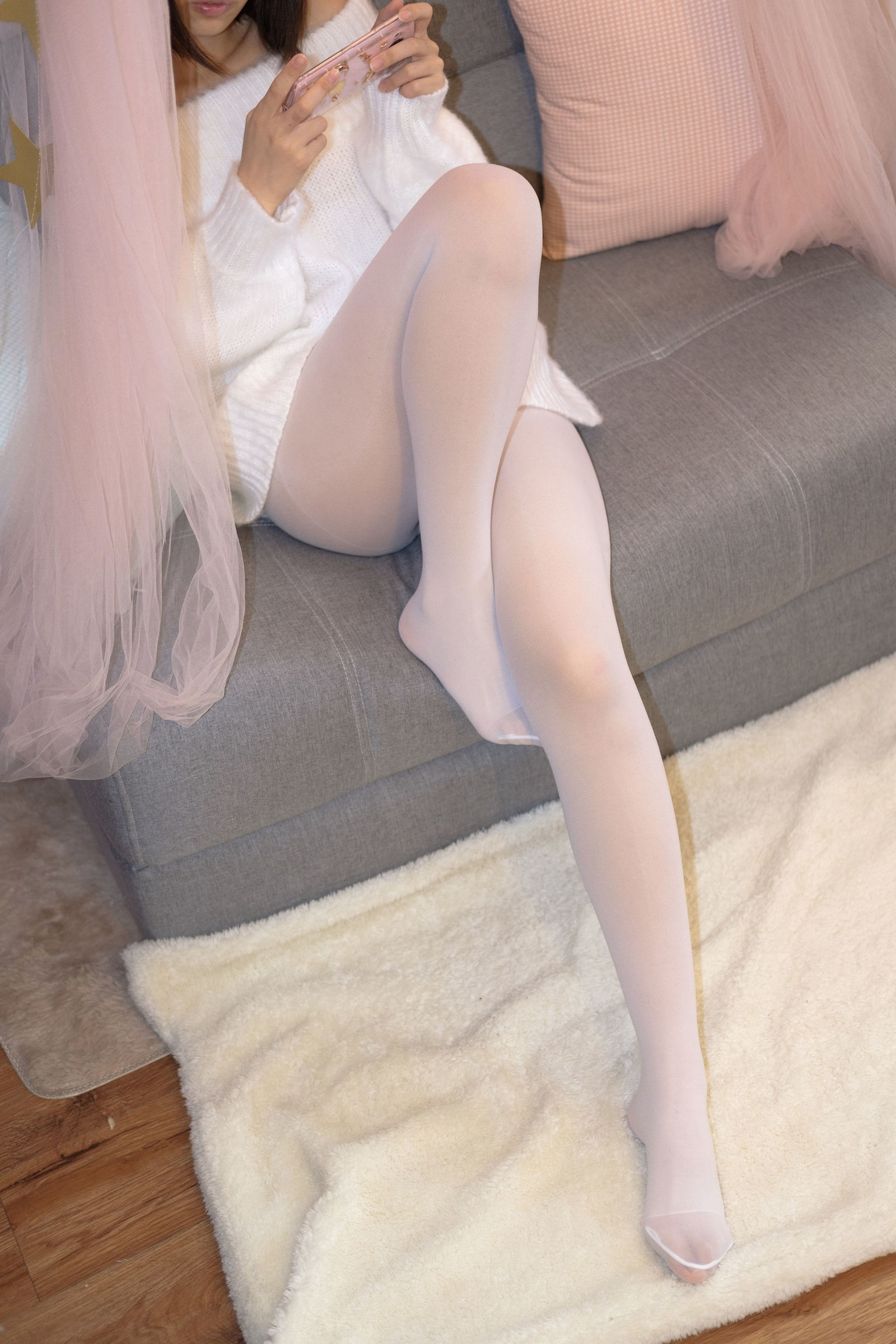 [森萝财团-萝莉丝袜写真] X-012 白丝白毛衣[110](第57页)